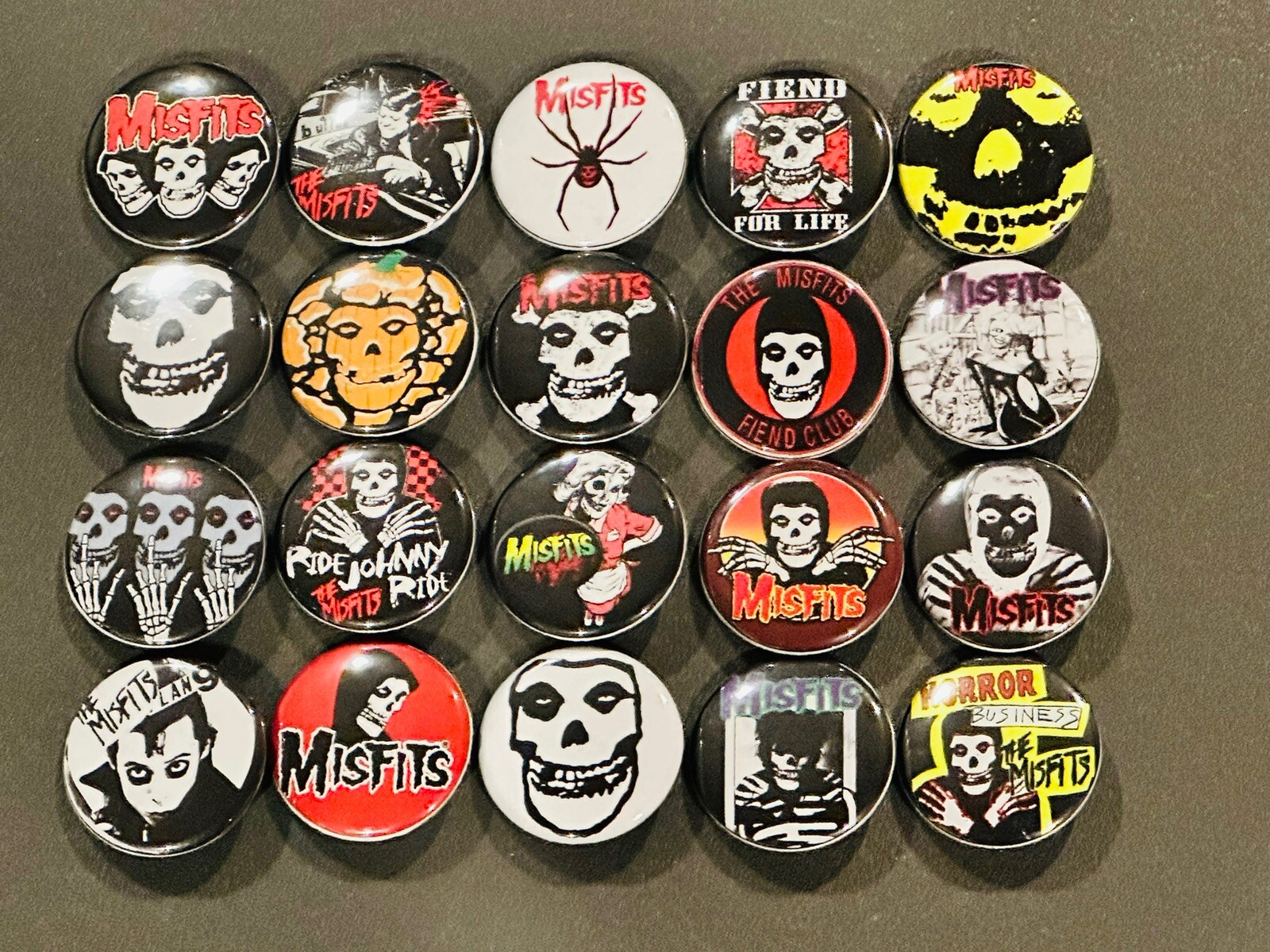 Misfits Band Buttons / Pins Set Of 20 Misfits Band Buttons / Pins Set Of 20
