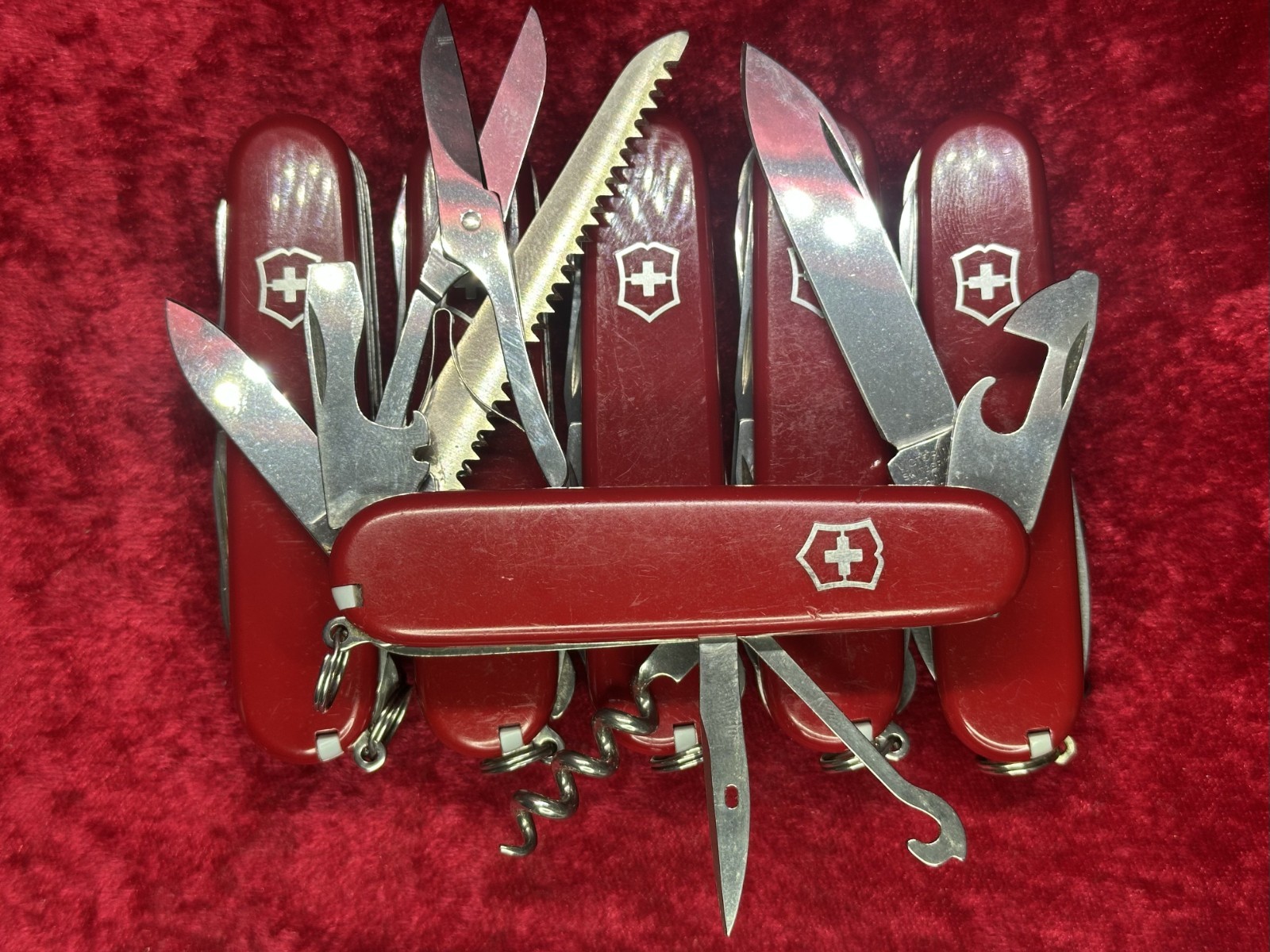 Victorinox Huntsman Red Swiss Army Knife 91mm 12 Tool 4 Layer Random Pick (221) Victorinox Huntsman Red Swiss Army Knife 91mm 12 Tool 4 Layer Random Pick (221)