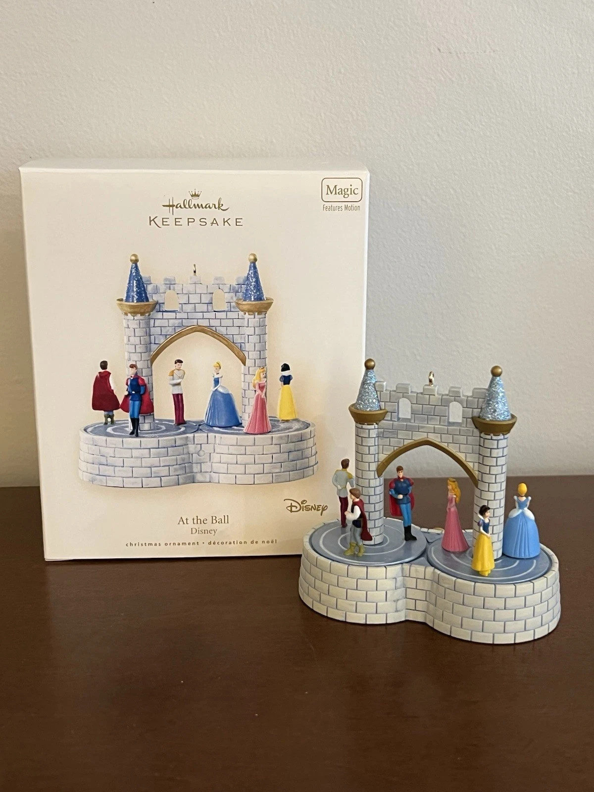 2007 Hallmark Ornament Motion At The Ball Magic Princesses Disney -6-9-179 2007 Hallmark Ornament Motion At The Ball Magic Princesses Disney -6-9-179
