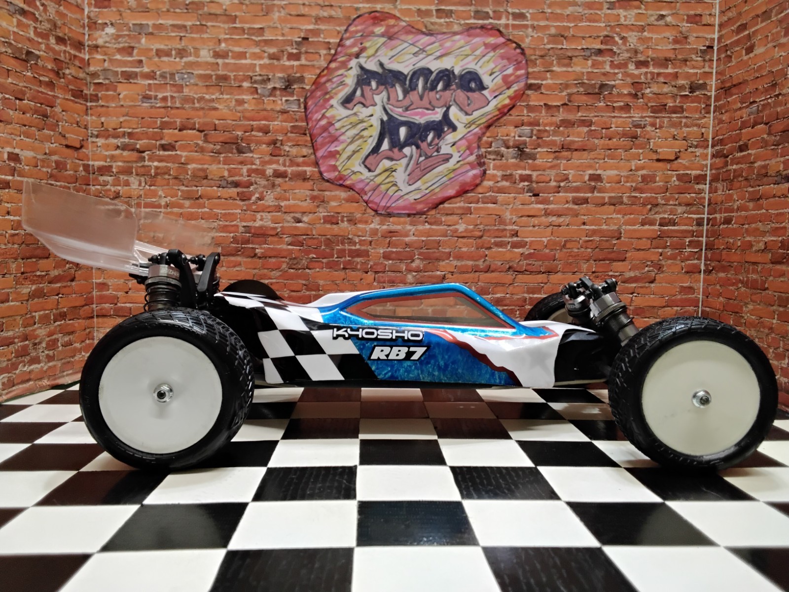 KYOSHO RB7 DIRT RACER ROLLER W/ CUSTOM PAINTED BODY
