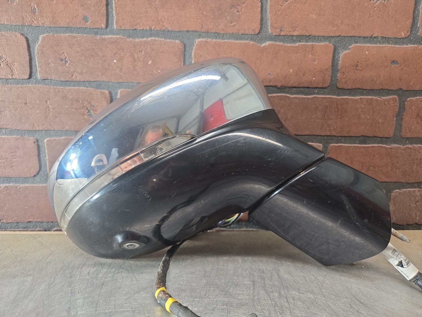 2017-2019 Chrysler Pacifica Right Rear View Mirror W/ Blind Spot, CAMERA 2436L