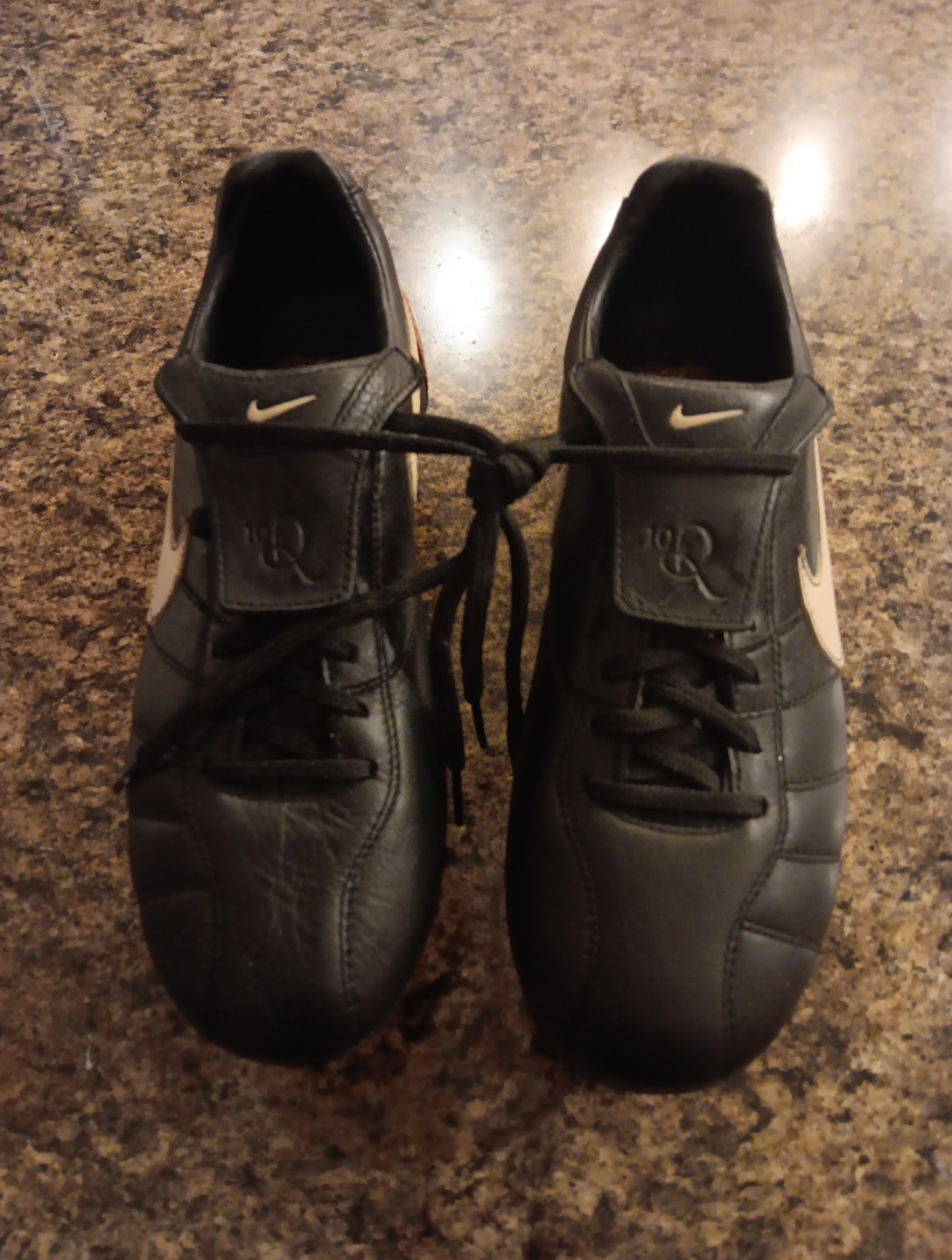 RARE Nike Air Legend Ronaldinho R10 FG Soccer Cleats Black Gold 2006-2007 Size 7 RARE Nike Air Legend Ronaldinho R10 FG Soccer Cleats Black Gold 2006-2007 Size 7
