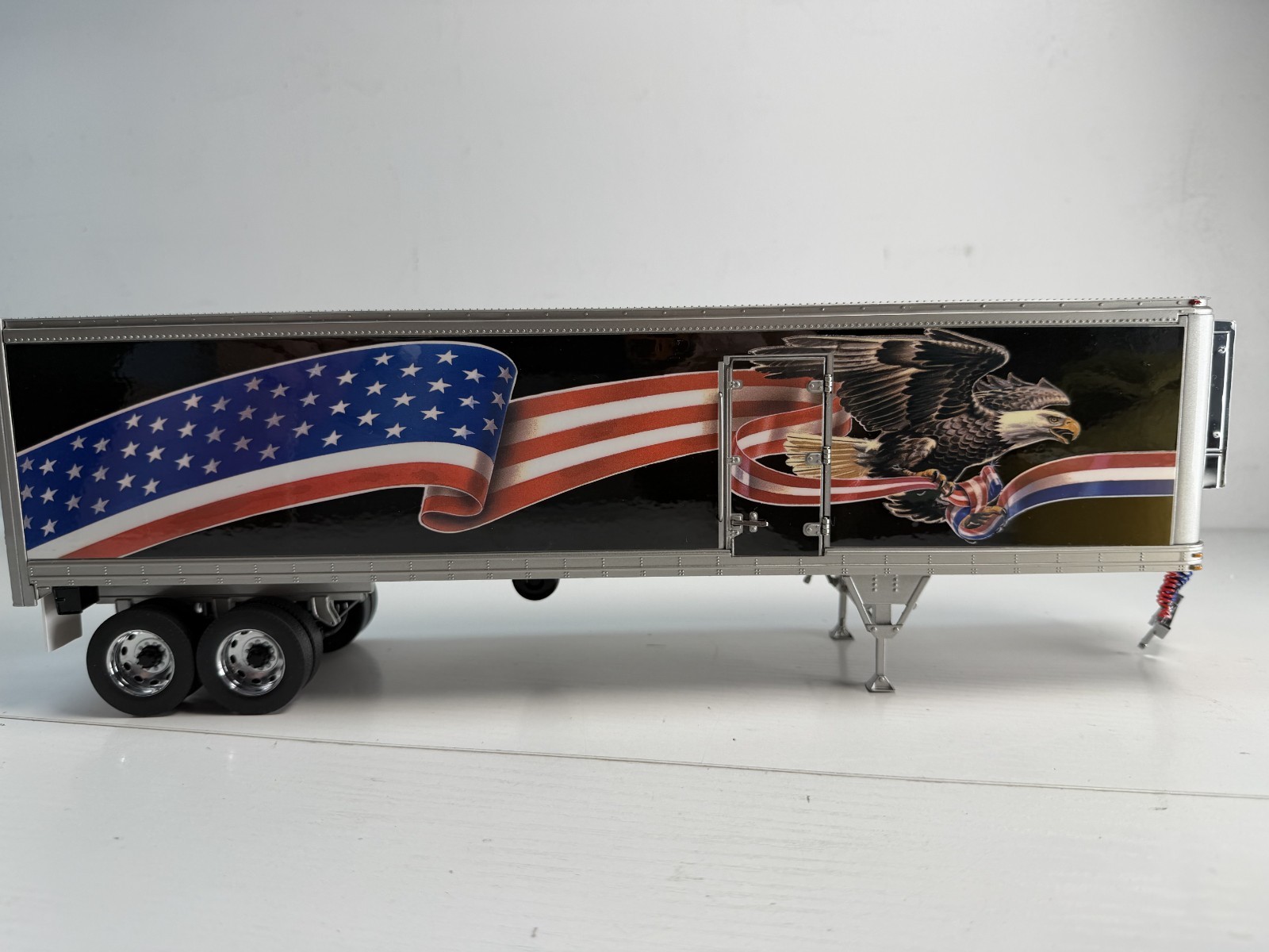Franklin Mint American Flag Eagle Refrigerated Peterbilt Trailer 1/32 Diecast