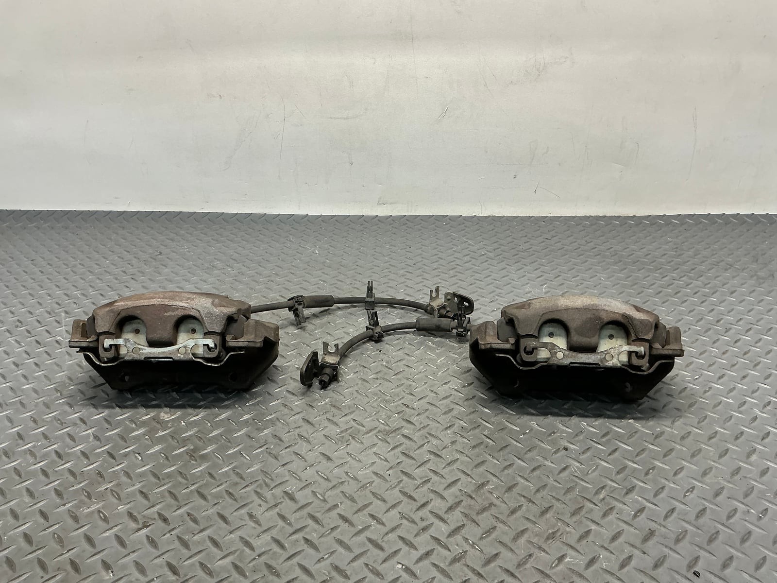 11-20 Jeep Grand Cherokee Front Right & Left Wheel Brake Caliper OEM 11-20 Jeep Grand Cherokee Front Right & Left Wheel Brake Caliper OEM