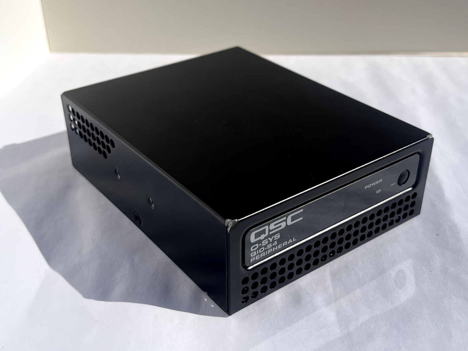 QSC Q-SYS Serial 4 Peripheral Network I/O Expander QSC Q-SYS Serial 4 Peripheral Network I/O Expander