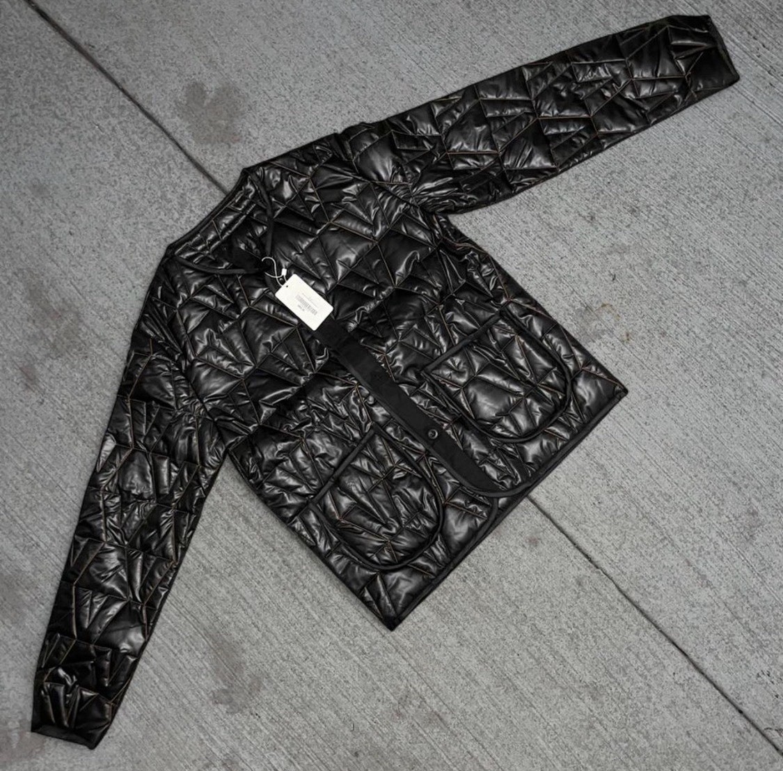 Vlone Men’s Black Quilted Lightweight V-Neck Button Jacket, Size L Vlone Men’s Black Quilted Lightweight V-Neck Button Jacket, Size L
