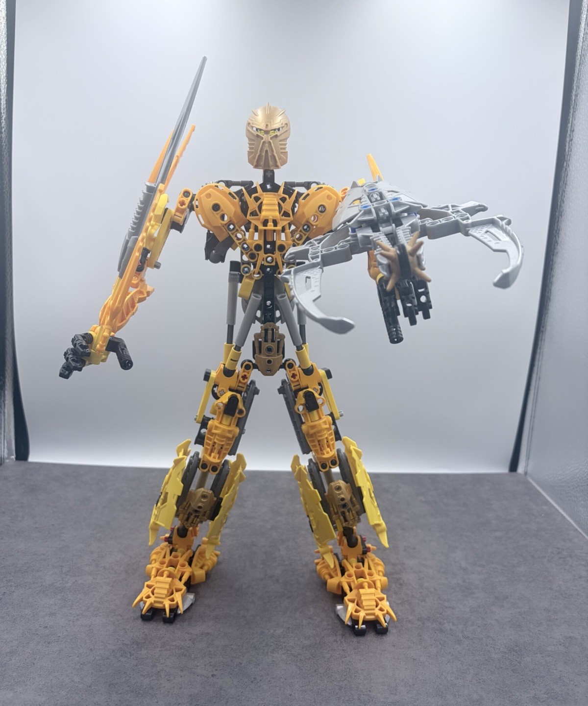 Lego Bionicle Toa Mata Nui 8998 Excellent Condition 100% COMPLETE w Instructions Lego Bionicle Toa Mata Nui 8998 Excellent Condition 100% COMPLETE w Instructions