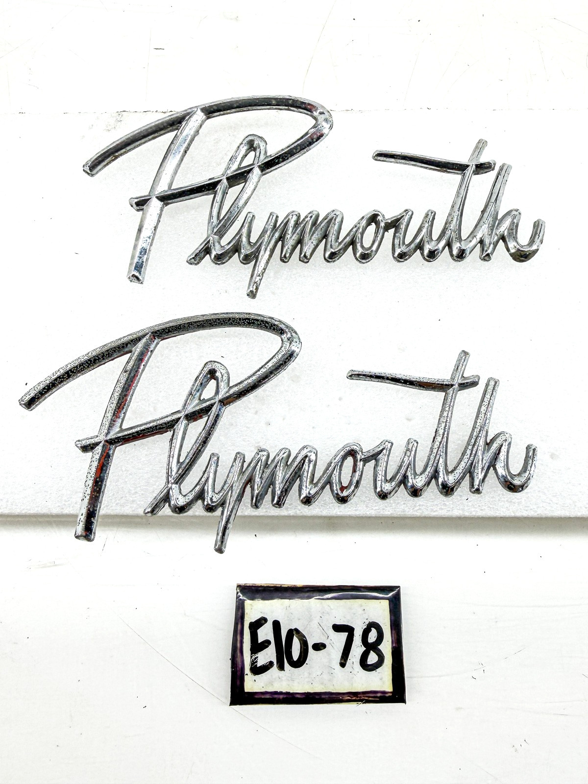 Vintage 1959 1960 PLYMOUTH SCRIPT EMBLEM PAIR MOPAR 1902613 E10-78