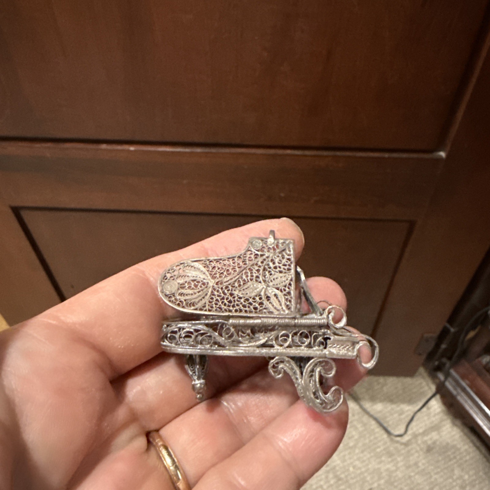Antique Vintage Sterling Silver Filigree Wire Miniature Grand Piano Opens Antique Vintage Sterling Silver Filigree Wire Miniature Grand Piano Opens