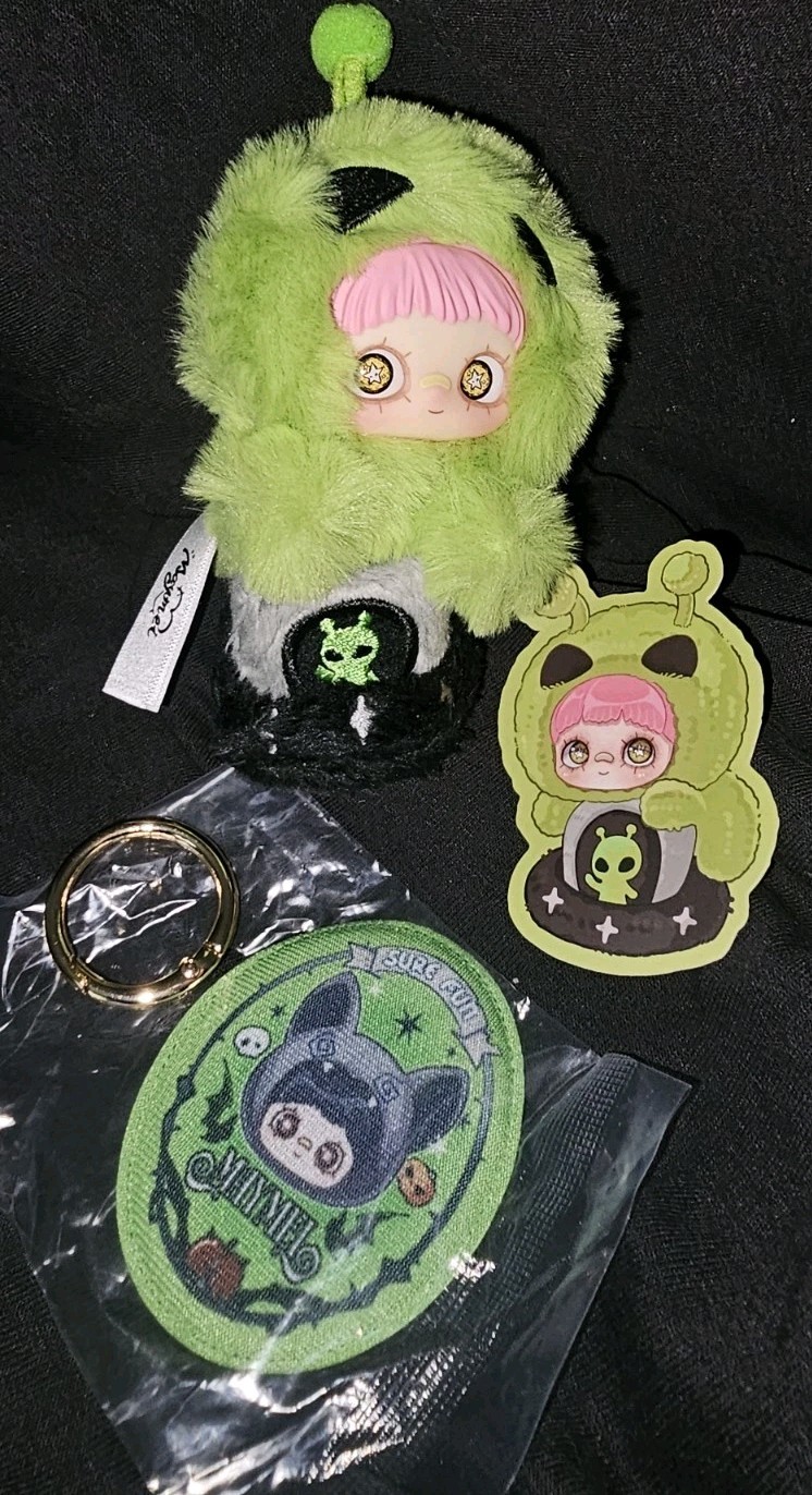 Maymei Let the Haunting Begin Plush Pendant - No Box - Peekaboooo Maymei Let the Haunting Begin Plush Pendant - No Box - Peekaboooo