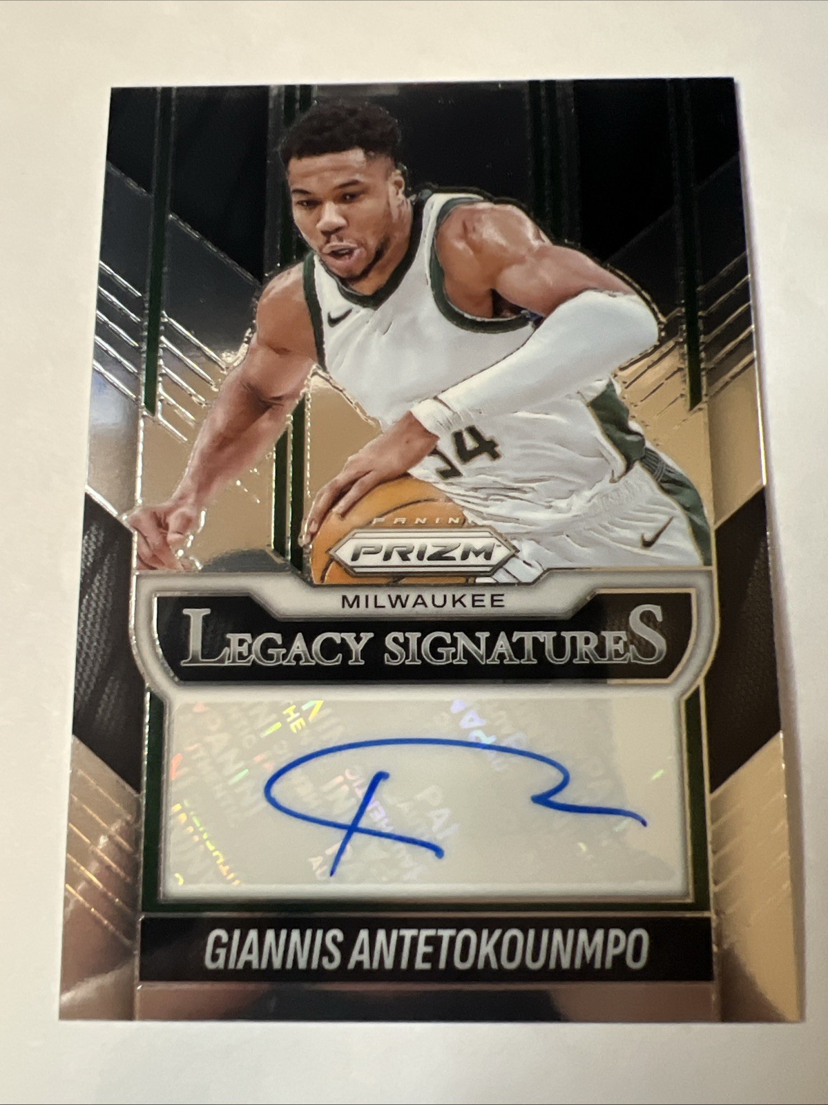 Giannis Antetokounmpo 2025-26 Panini Prizm Legacy Signatures Auto #LS-GIA