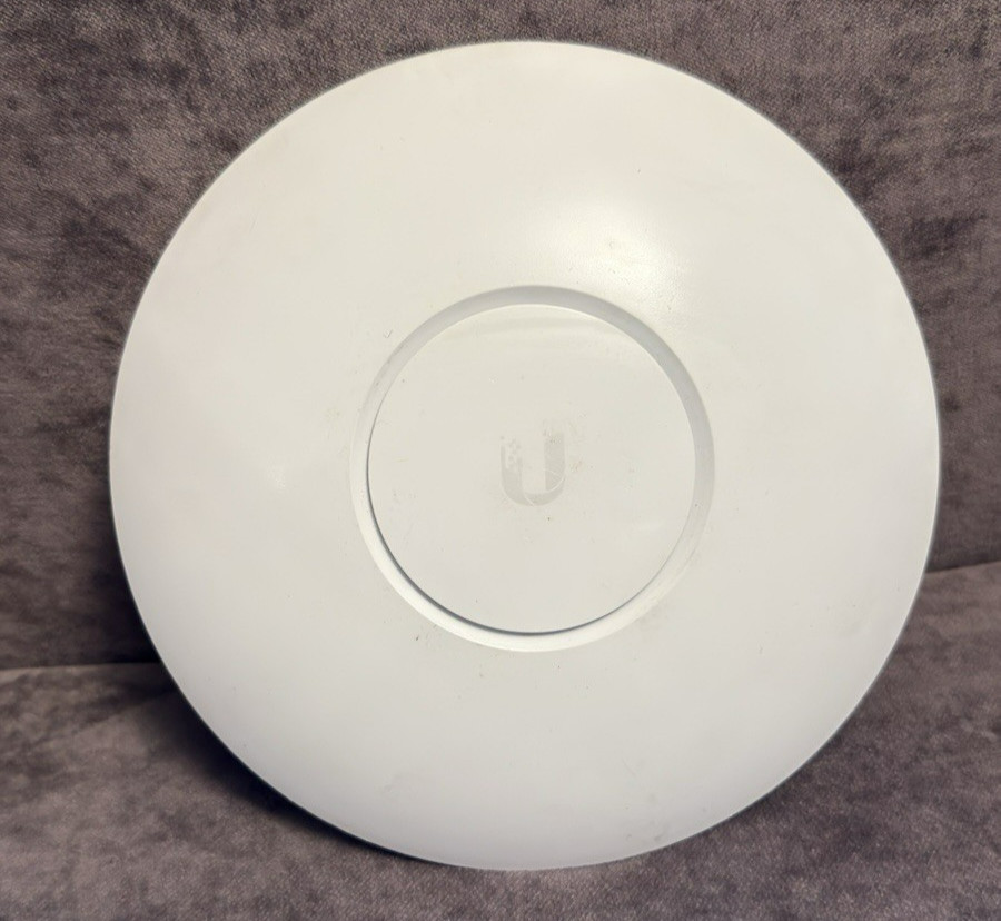Ubiquiti Unifi AP AC PRO (UAP-AC-PRO-US) 802.11ac Wireless Access Point1300mbps Ubiquiti Unifi AP AC PRO (UAP-AC-PRO-US) 802.11ac Wireless Access Point1300mbps