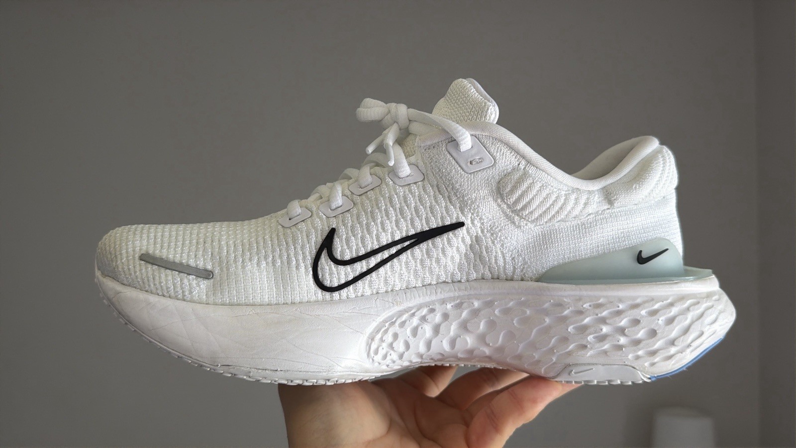Nike ZoomX Invincible Run 2 / White/Black/Univ Blue DH5425-100 / Rare Nike ZoomX Invincible Run 2 / White/Black/Univ Blue DH5425-100 / Rare