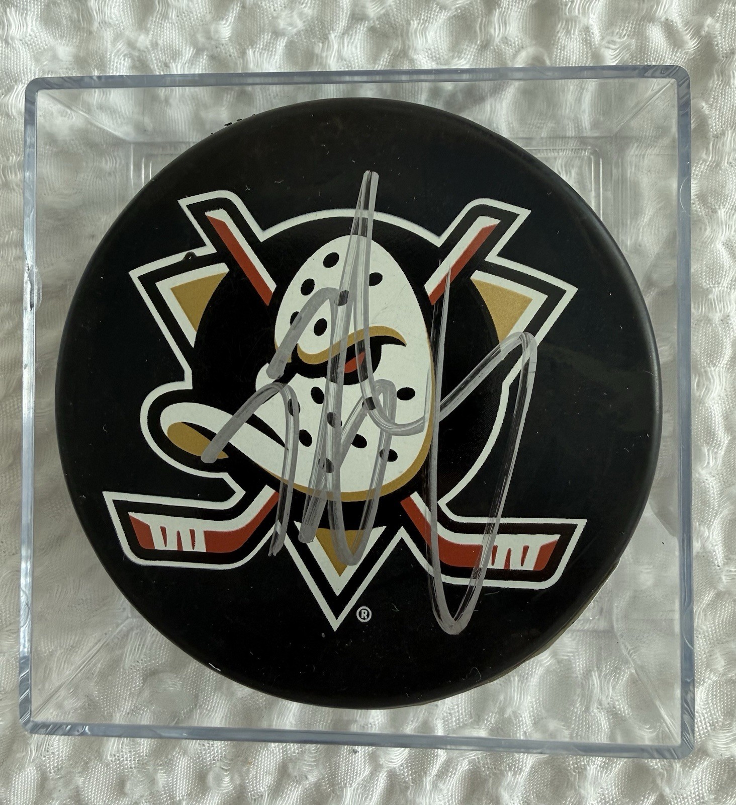 Sennecke Signed Anaheim Ducks Hockey Puck 2025-2026 playoff season Original Sennecke Signed Anaheim Ducks Hockey Puck 2025-2026 playoff season Original