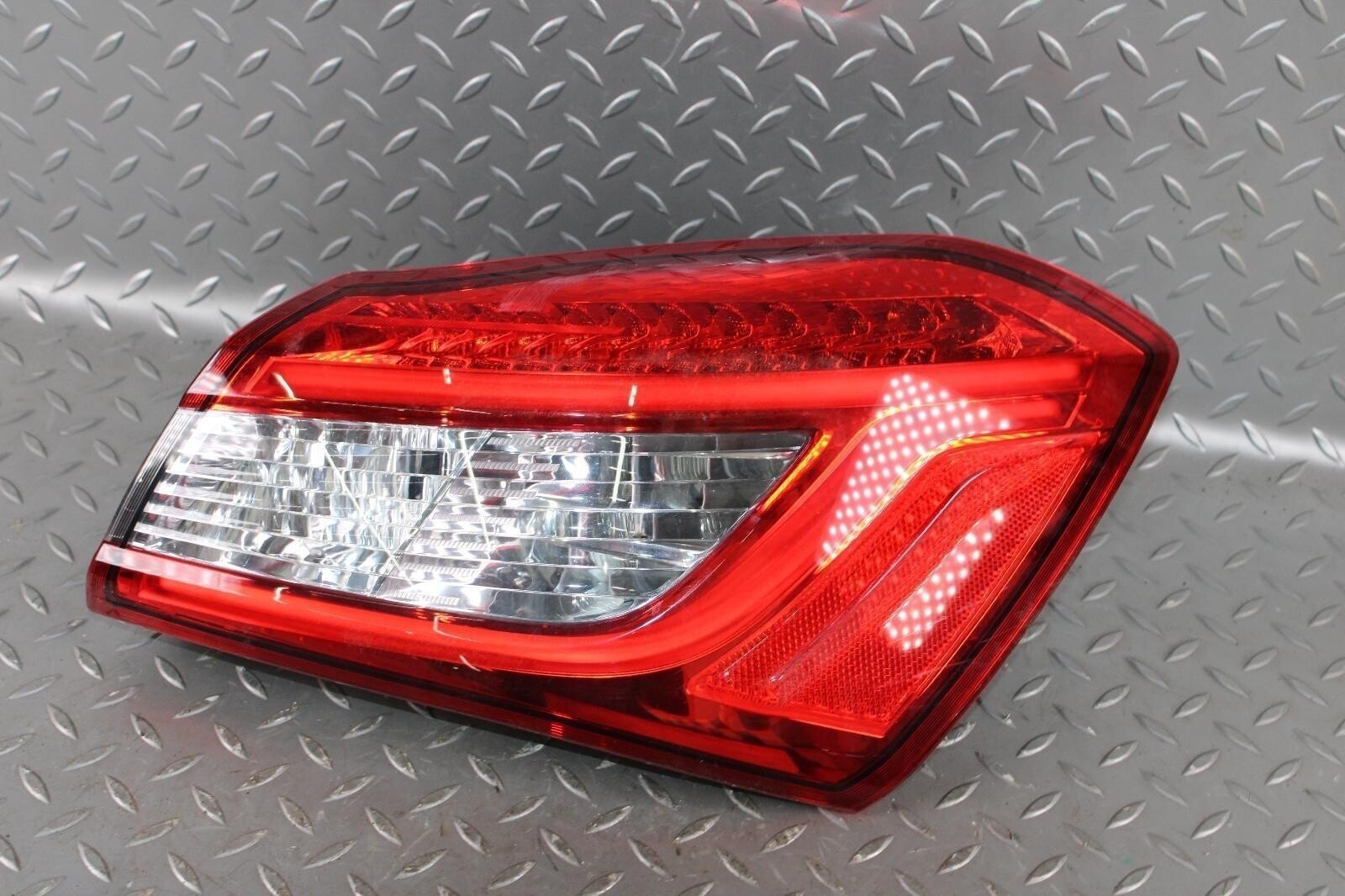 ⚠️SCUFFS⚠️ 14-20 Ghibli Outer Quarter Passenger RH Taillight Tail Light Lamp WTY
