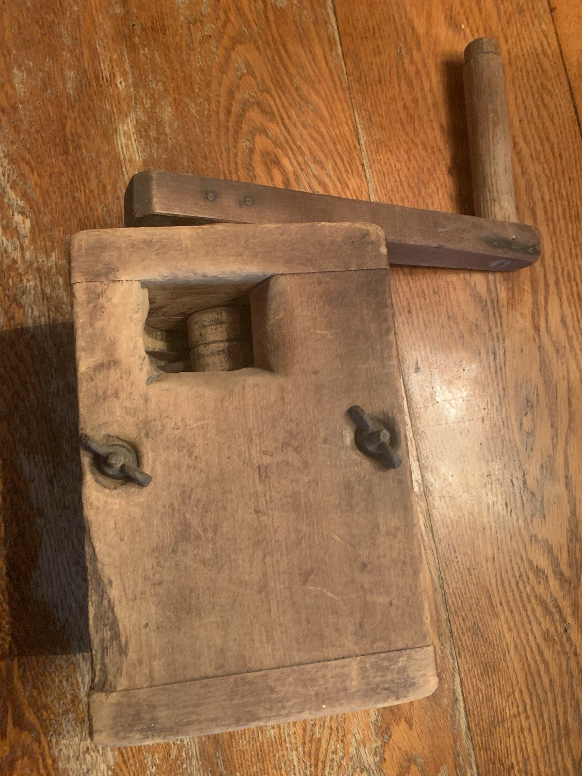 ANTIQUE PRIMITIVE 1800s WOOD BLOCK HANDLED TOBACCO LEAF GRINDER/SHREDDER ANTIQUE PRIMITIVE 1800s WOOD BLOCK HANDLED TOBACCO LEAF GRINDER/SHREDDER