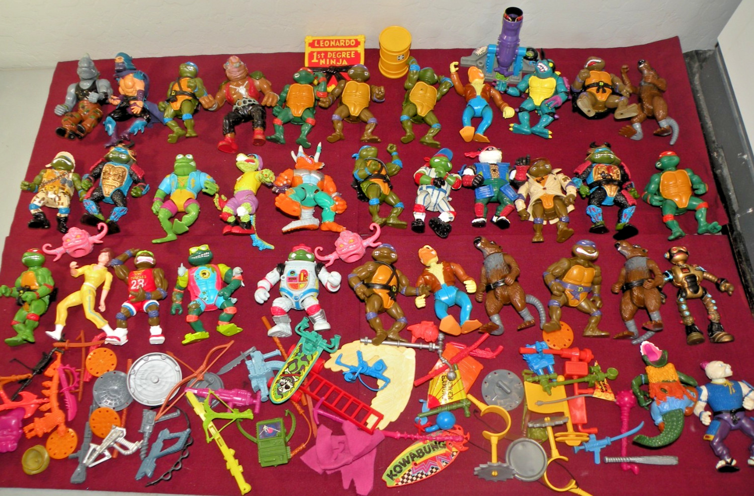 Lot Of 35 Vintage TMNT Teenage Mutant Ninja Turtles Action Figures & Accessories Lot Of 35 Vintage TMNT Teenage Mutant Ninja Turtles Action Figures & Accessories