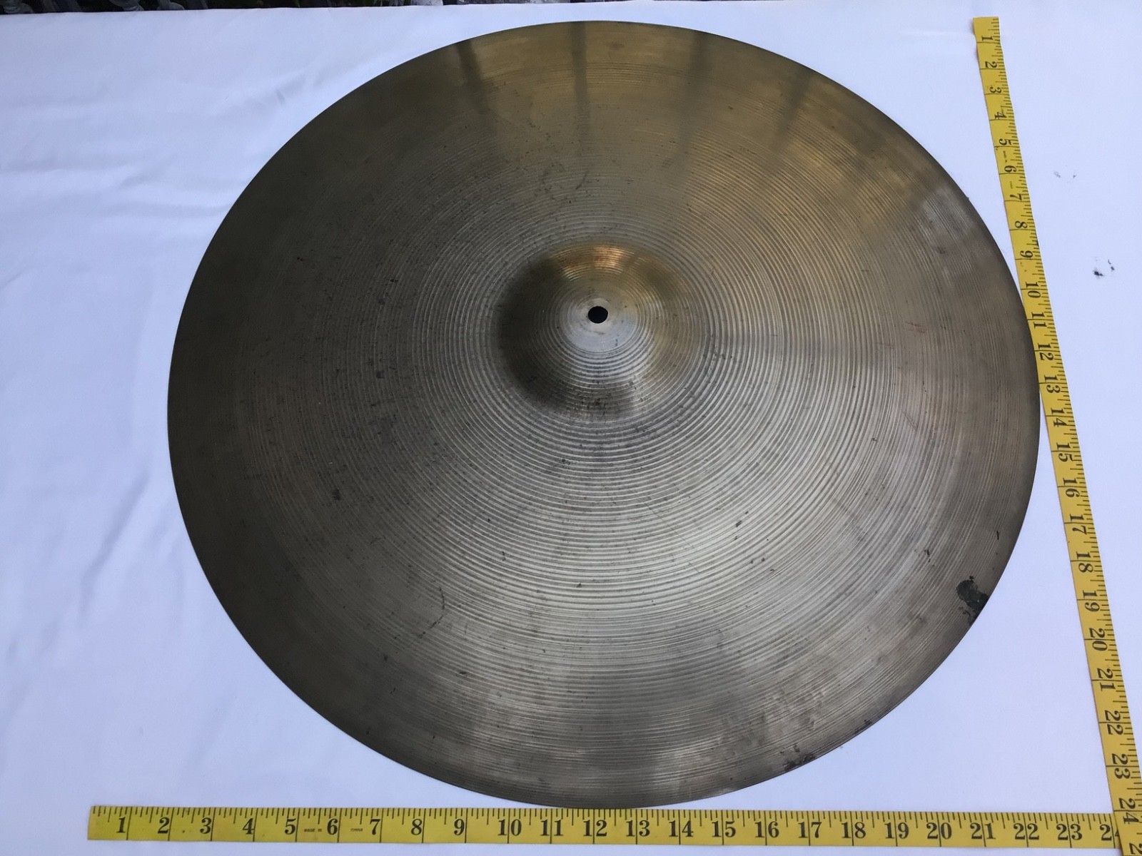 Vintage AVEDIS ZILDJIAN CO. 24” Cymbal Genuine Turkish Cymbals Made in USA 3896g Vintage AVEDIS ZILDJIAN CO. 24” Cymbal Genuine Turkish Cymbals Made in USA 3896g
