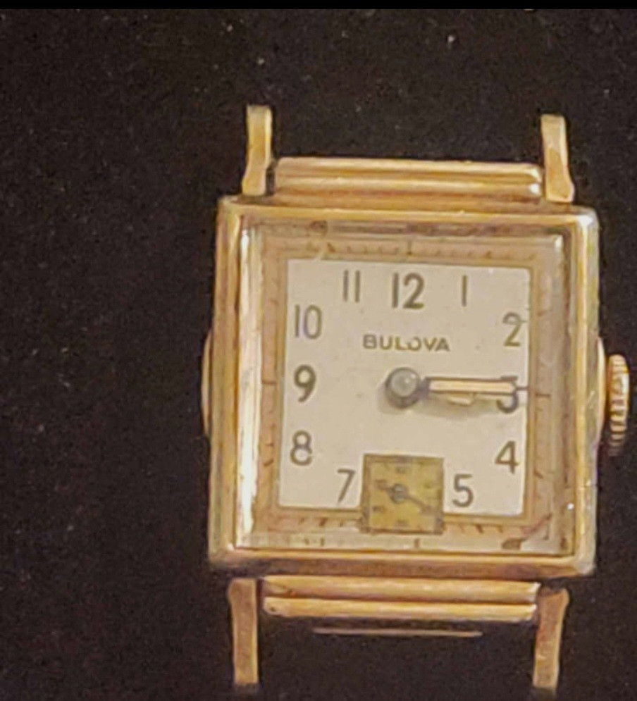 Vintage 10K (Gold Filled) Men's Bulova Art Deco Tank Watch.