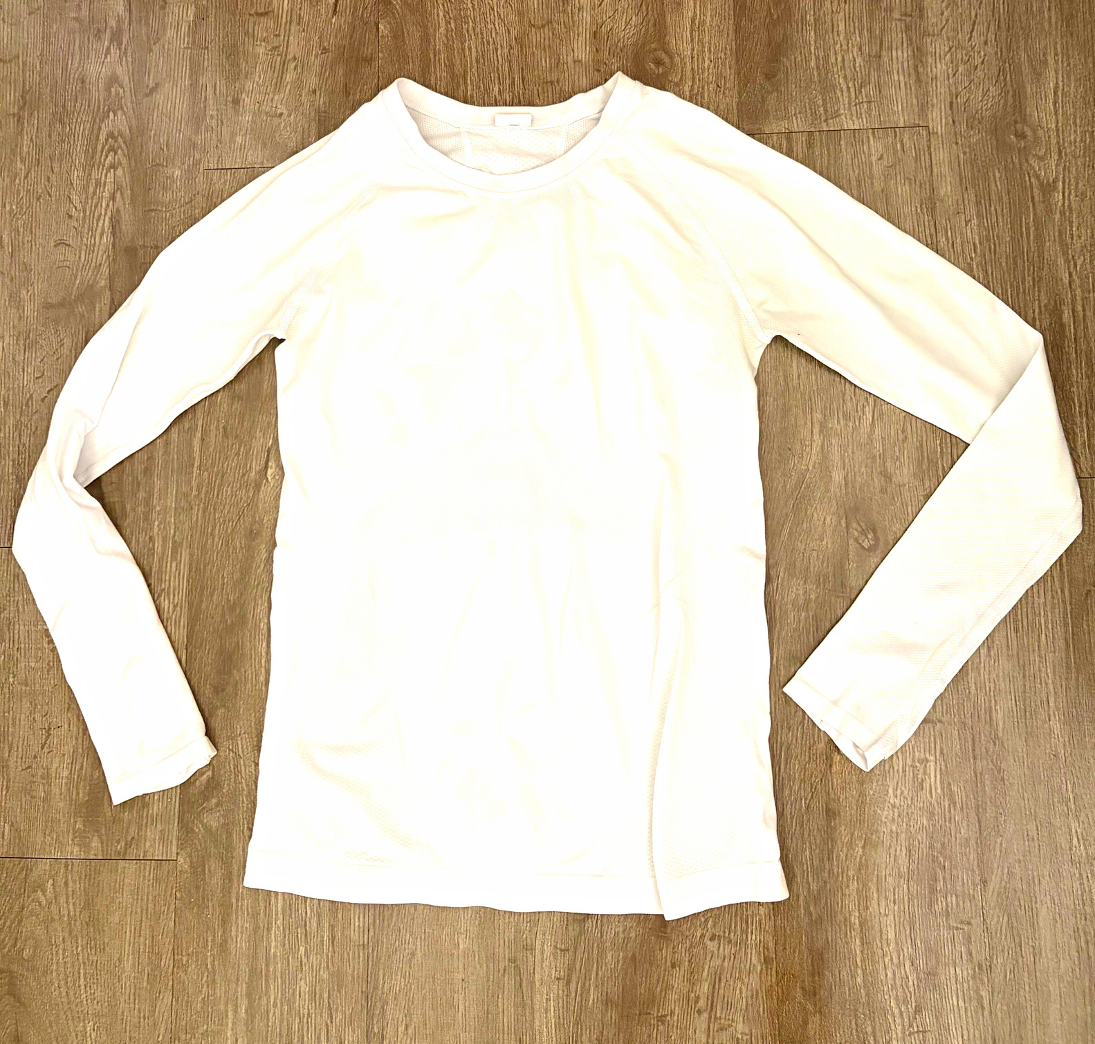 Athleta Women\'s White Crew Neck Long Sleeve Seamless Stretch Gym Running Top L