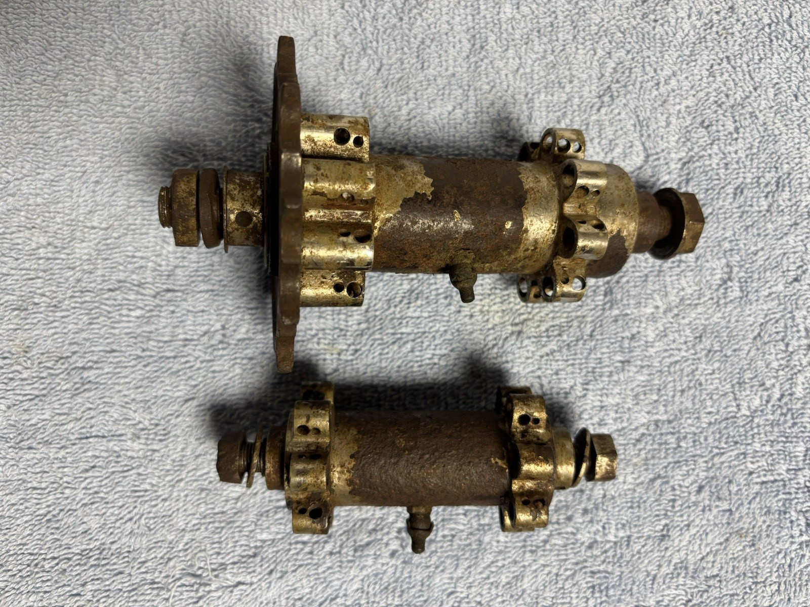 Antique 1890'S Circa Straight Pull Fix Gear Rear 32 Hole / Front 28 Hole Hubs Antique 1890'S Circa Straight Pull Fix Gear Rear 32 Hole / Front 28 Hole Hubs