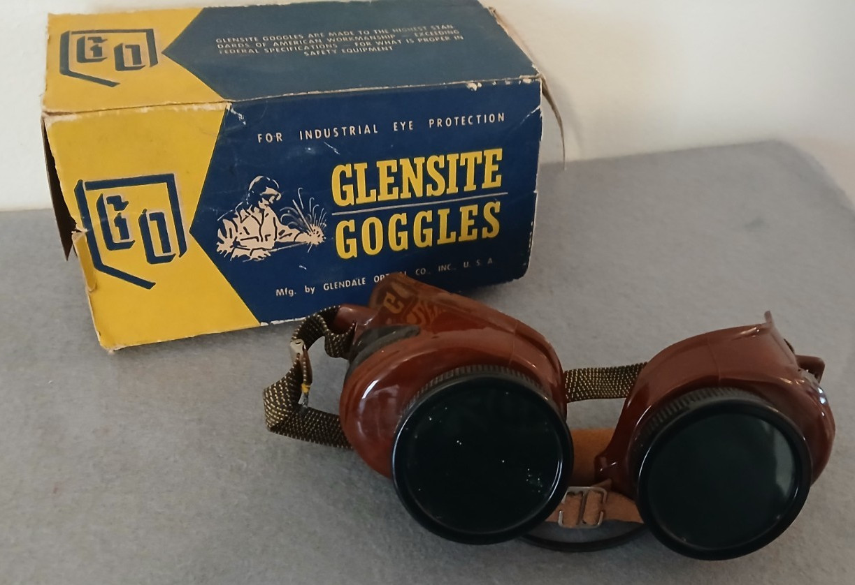 Vintage Glensite Industrial Eye Cup Goggles w/Dark Tinted Lens - New in Box Vintage Glensite Industrial Eye Cup Goggles w/Dark Tinted Lens - New in Box