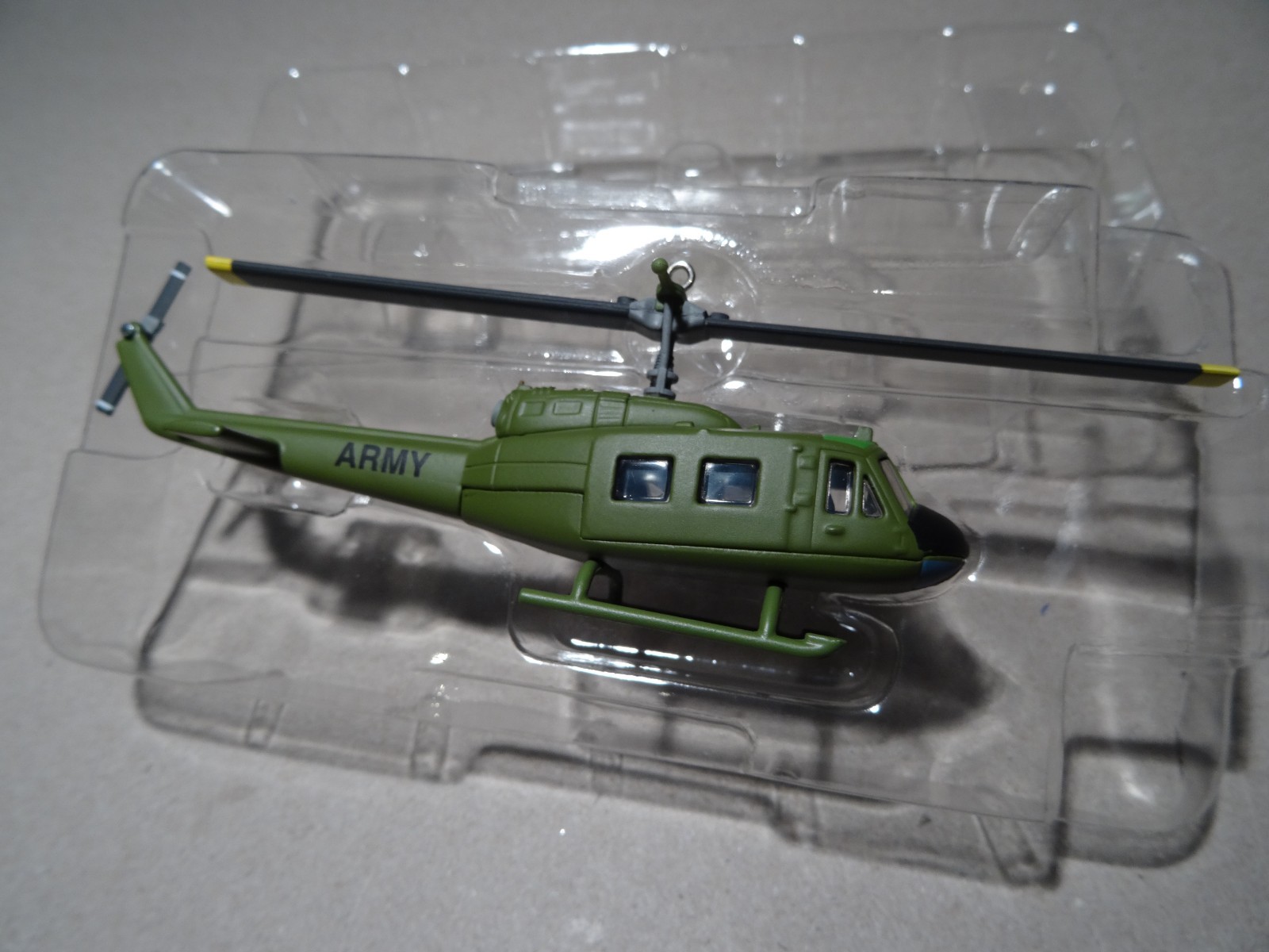 2013 Hallmark Keepsake Bell Huey UH-1D Helicopter 2013 Hallmark Keepsake Bell Huey UH-1D Helicopter