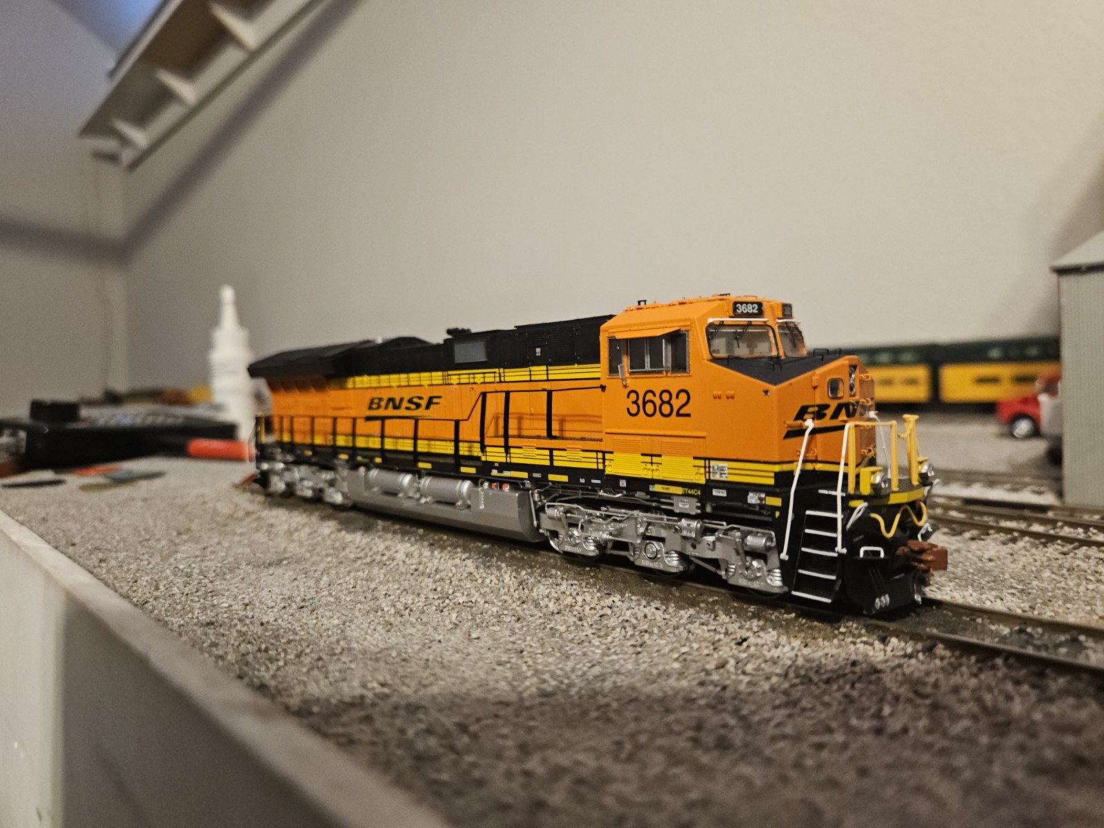 Scaletrains BNSF ET44C4 LOKSOUND 5 BNSF 3682 Scaletrains BNSF ET44C4 LOKSOUND 5 BNSF 3682
