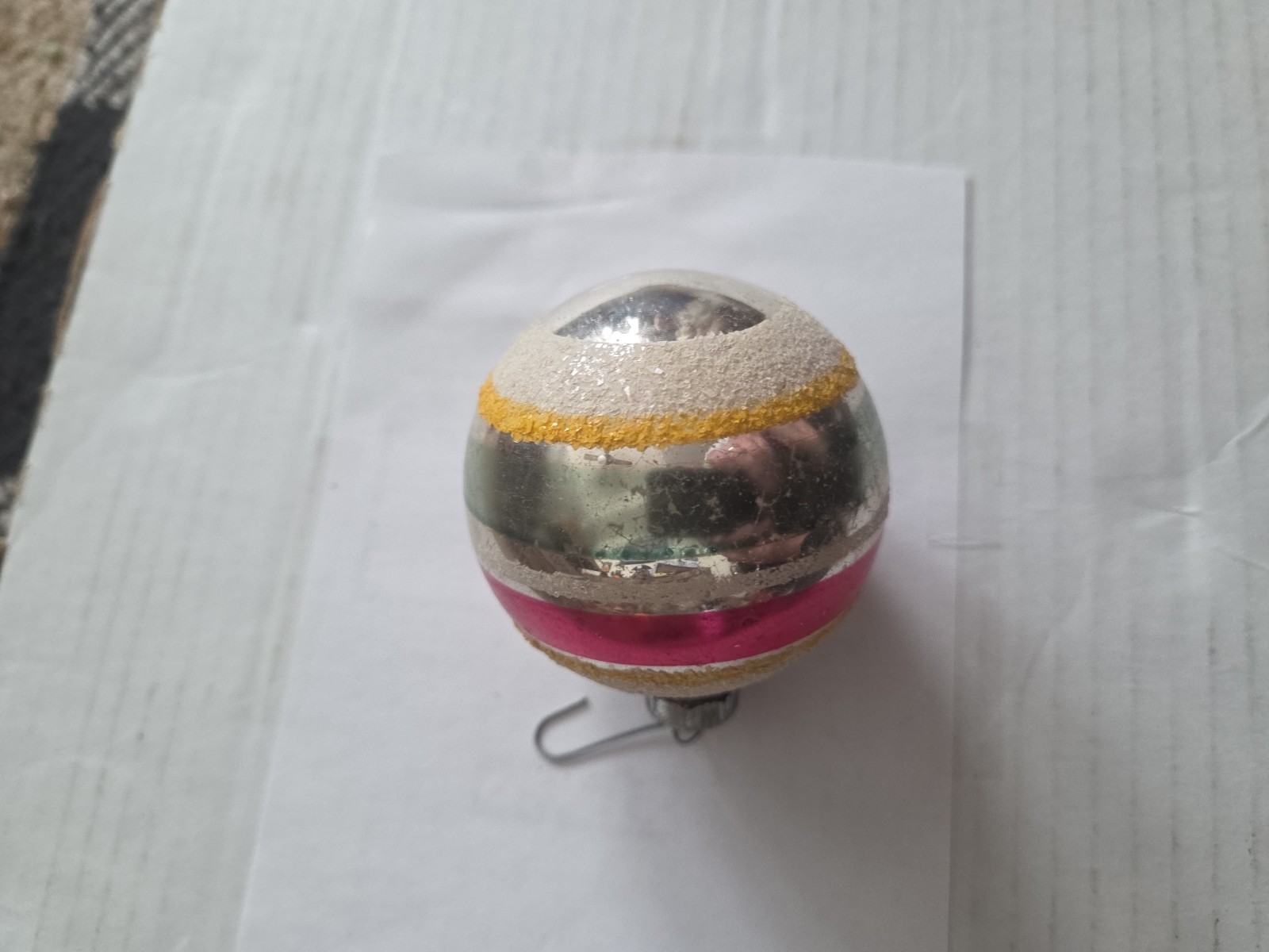 Vtg Shiny Brite 1950 Snow-Encrusted Round Ball