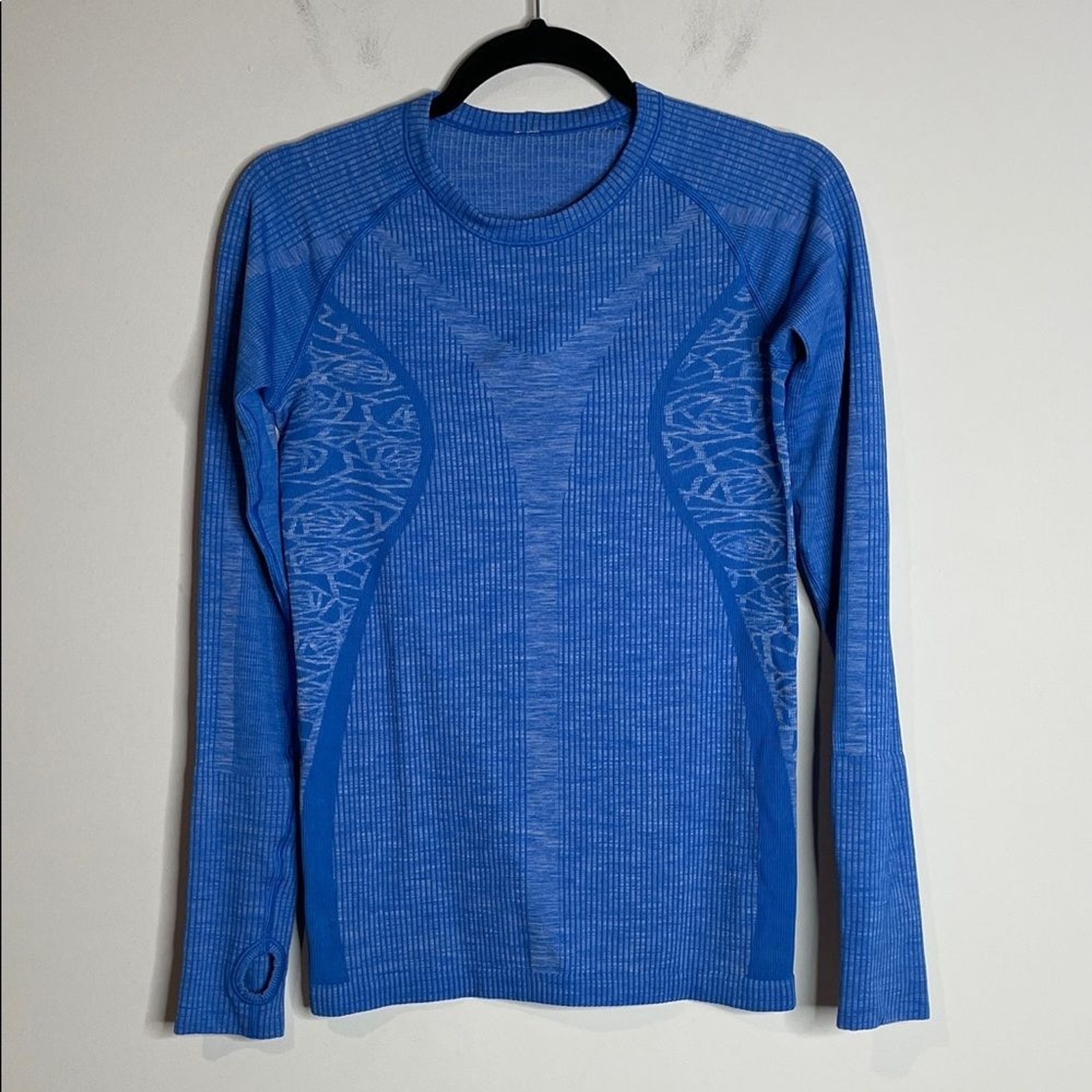 Lululemon Women’s Blue Rest Less Pullover Seamless Long Sleeve Size 4 Lululemon Women’s Blue Rest Less Pullover Seamless Long Sleeve Size 4
