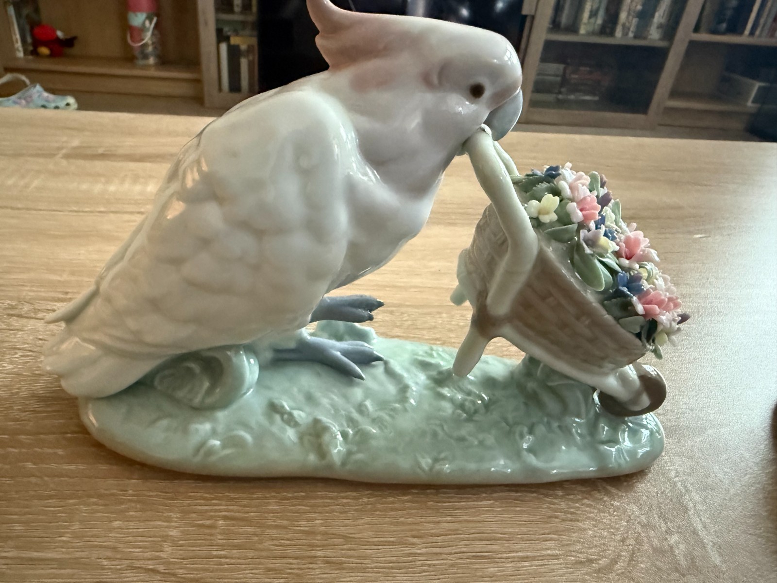 Lladro Vintage Retired #6517 How Skillful bird with Basket of Flowers Lladro Vintage Retired #6517 How Skillful bird with Basket of Flowers