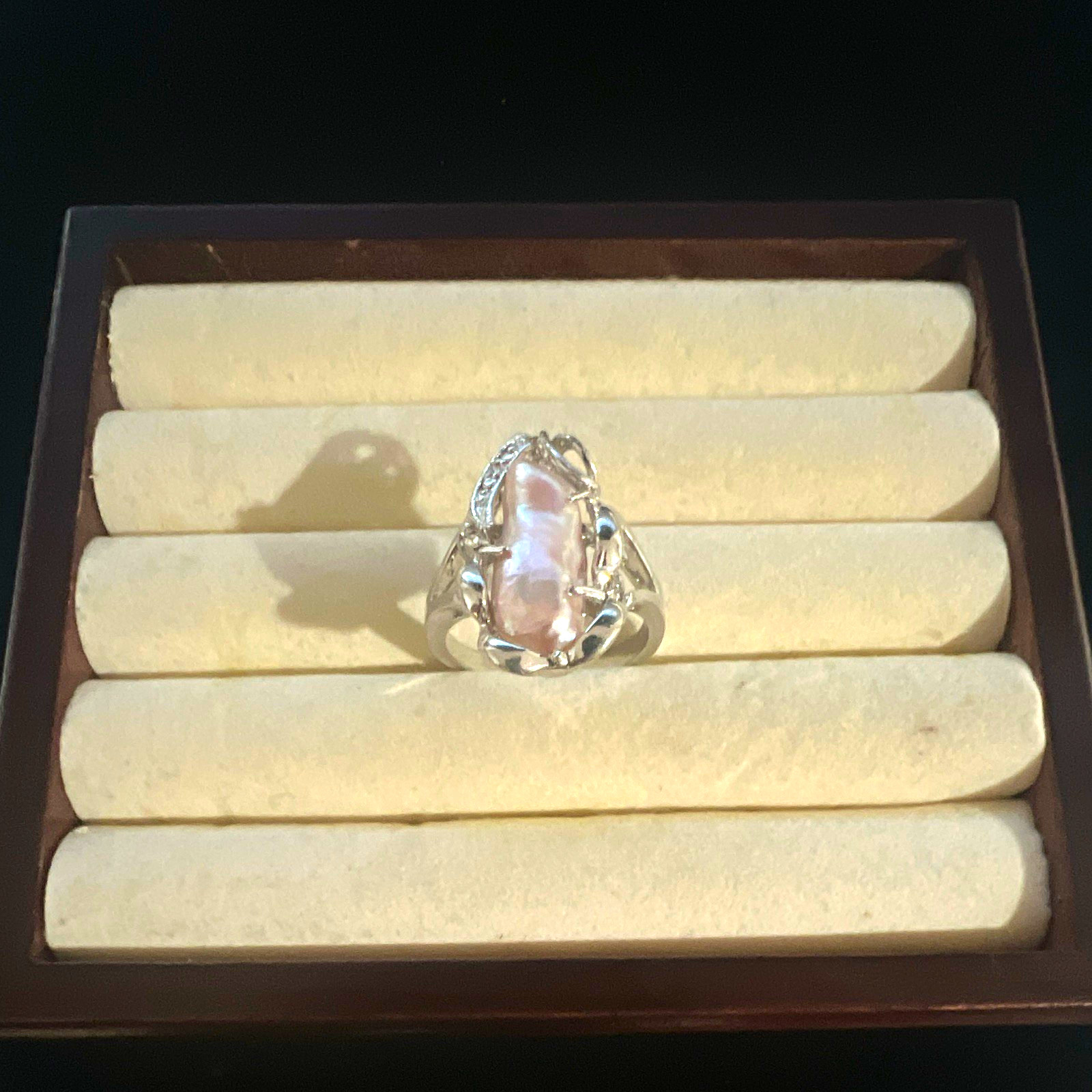 Silver Plated Pink Baroque Pearl Prong Set Cocktail Ring Size 8 Silver Plated Pink Baroque Pearl Prong Set Cocktail Ring Size 8
