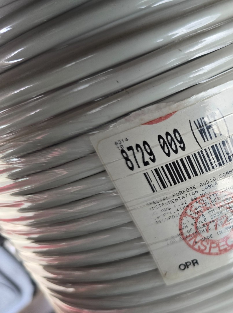 BELDEN 8729 White 4 Conductor 22 AWG Shielded Cable w/ Ground 50 FT 50' BELDEN 8729 White 4 Conductor 22 AWG Shielded Cable w/ Ground 50 FT 50'