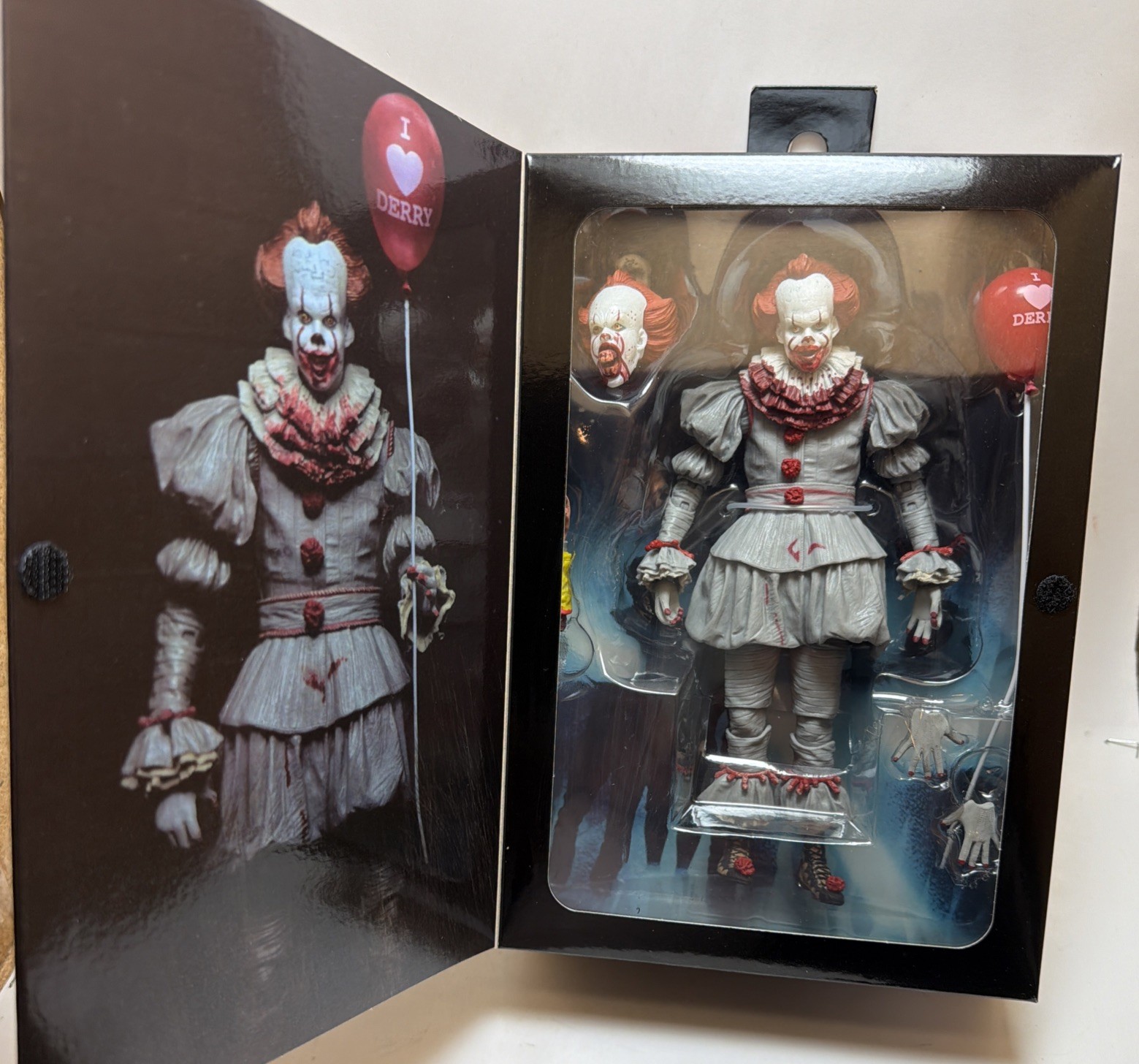 NECA IT Movie You'll Float Too Ultimate 7” Pennywise Horror Action Figure Derry
