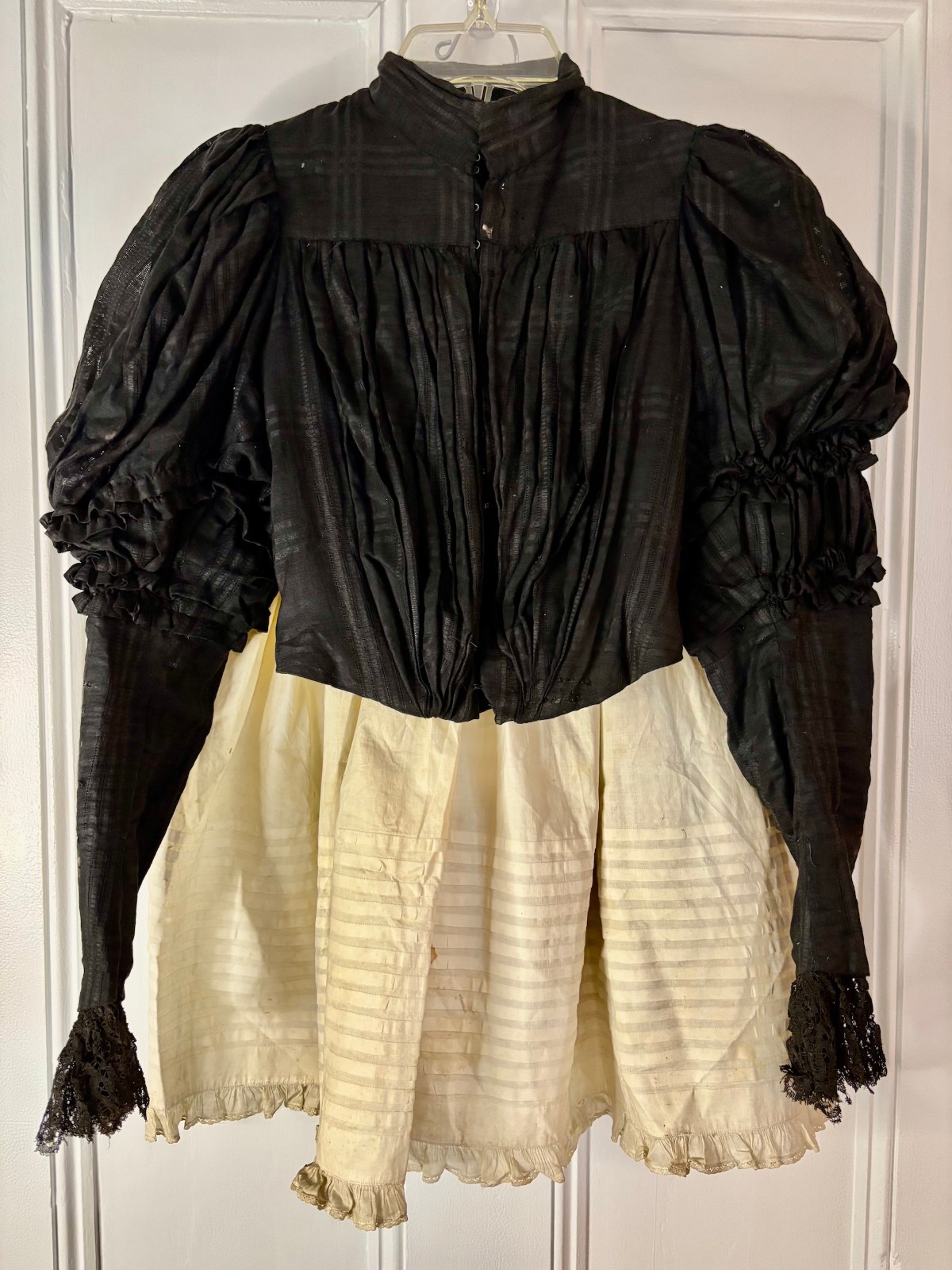Antique 1890s Victorian Black Boned Bodice Gigot Sleeves & Period Petticoat A+