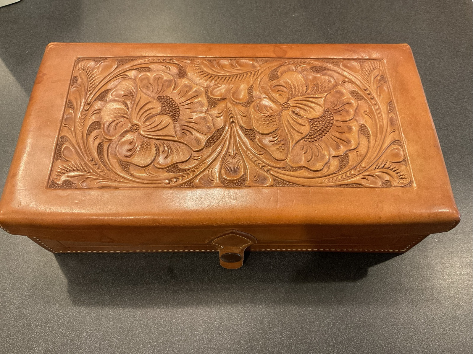 SCARCE VINTAGE H. H. HEISER LEATHER AZTEC HANDIBOX #9 CIRCA 1920’s 1930’s SCARCE VINTAGE H. H. HEISER LEATHER AZTEC HANDIBOX #9 CIRCA 1920’s 1930’s