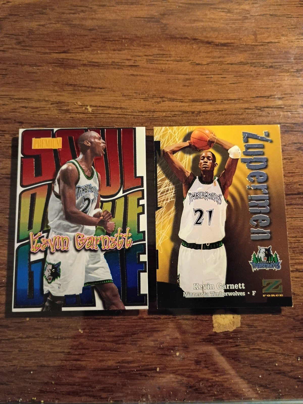 1998-99 Skybox Premium Kevin Garnett Soul Of The Game #7 SG + 1997-98 Zuperman 1998-99 Skybox Premium Kevin Garnett Soul Of The Game #7 SG + 1997-98 Zuperman