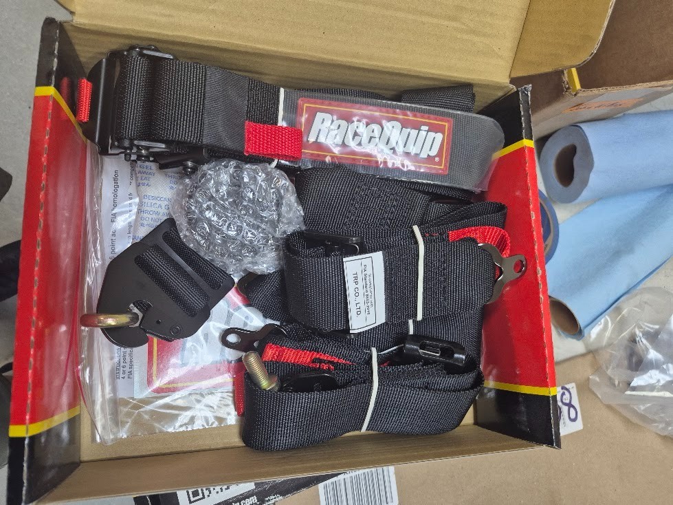 RaceQuip 856006 Racing Harness FIA Certified Black 6-Point Camlock RaceQuip 856006 Racing Harness FIA Certified Black 6-Point Camlock