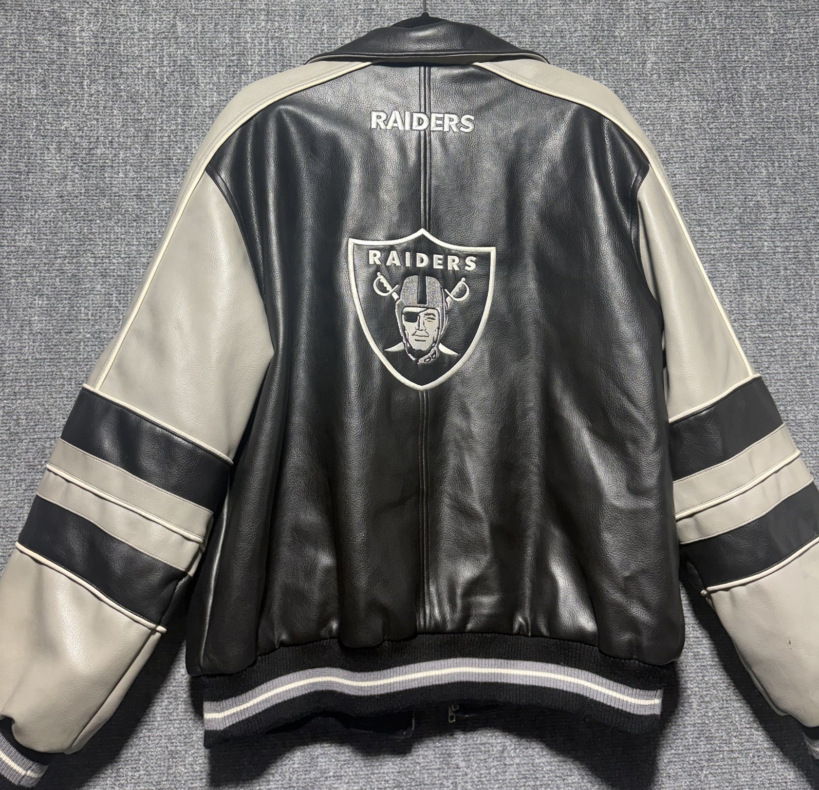 Vintage Oakland Raiders NFL G-III Leather Jacket Men\'s Sz Medium Black Varsity