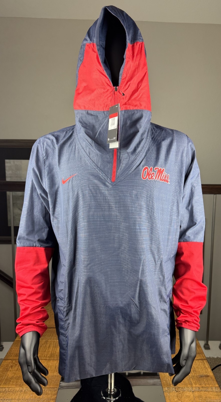 Nike Ole Miss Rebels Official On Field Apparel Hooded Jacket Men’s Large NWT