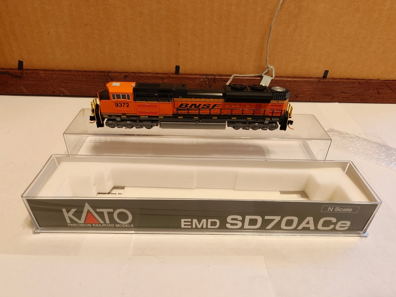 N Scale Kato 176-8418 BNSF 9372 SD70 ACE Locomotive DCC Installed N Scale Kato 176-8418 BNSF 9372 SD70 ACE Locomotive DCC Installed