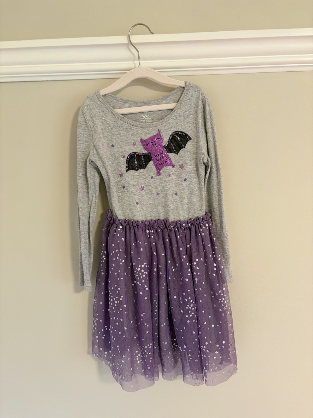 Carter\'s Halloween Dress, Size 5, Purple with Glittery Skirt and Bat, Excellent 