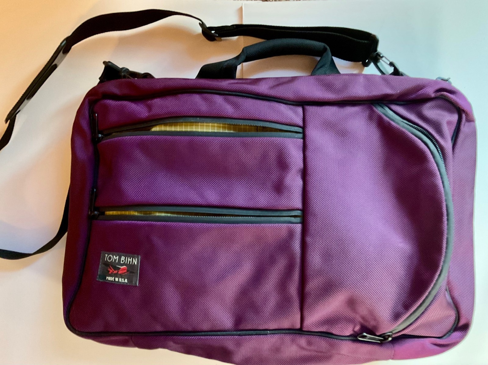 TOM BIHN Western Flyer ~ Aubergine Ballistic & Wasabi Halcyon TOM BIHN Western Flyer ~ Aubergine Ballistic & Wasabi Halcyon