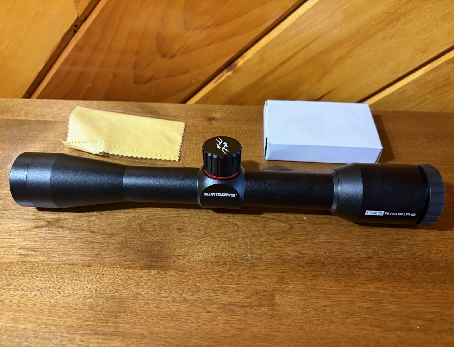 Simmons Pro Rimfire 4x32 Hunting Rifle Scope 32mm Objective Black Simmons Pro Rimfire 4x32 Hunting Rifle Scope 32mm Objective Black