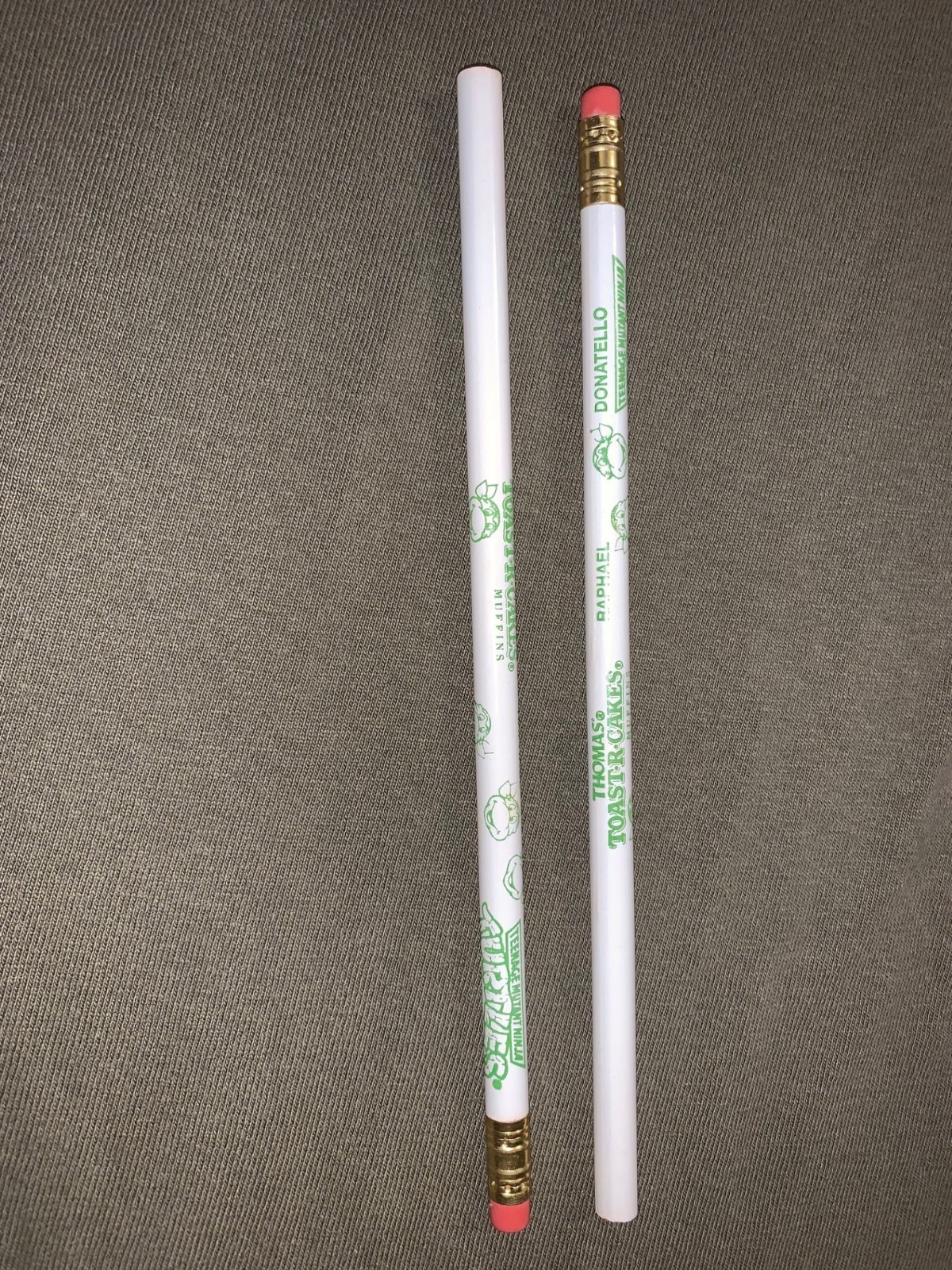Set Of 2 Teenage Mutant Ninja Turtles Pencils Thomas Toast-R-Cakes Muffins 1990 Set Of 2 Teenage Mutant Ninja Turtles Pencils Thomas Toast-R-Cakes Muffins 1990