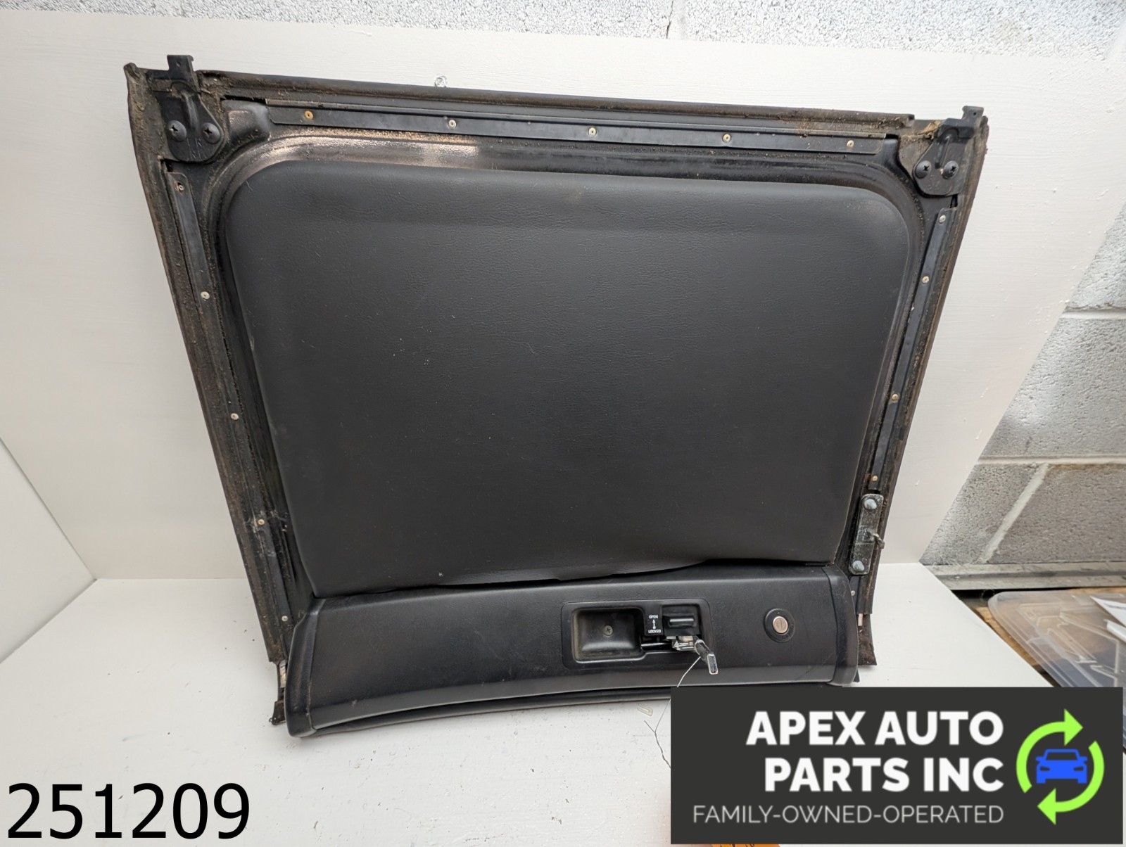 OEM 1988 Nissan Pulsar 1.8L Driver Left Side T Top Roof Panel OEM 1988 Nissan Pulsar 1.8L Driver Left Side T Top Roof Panel