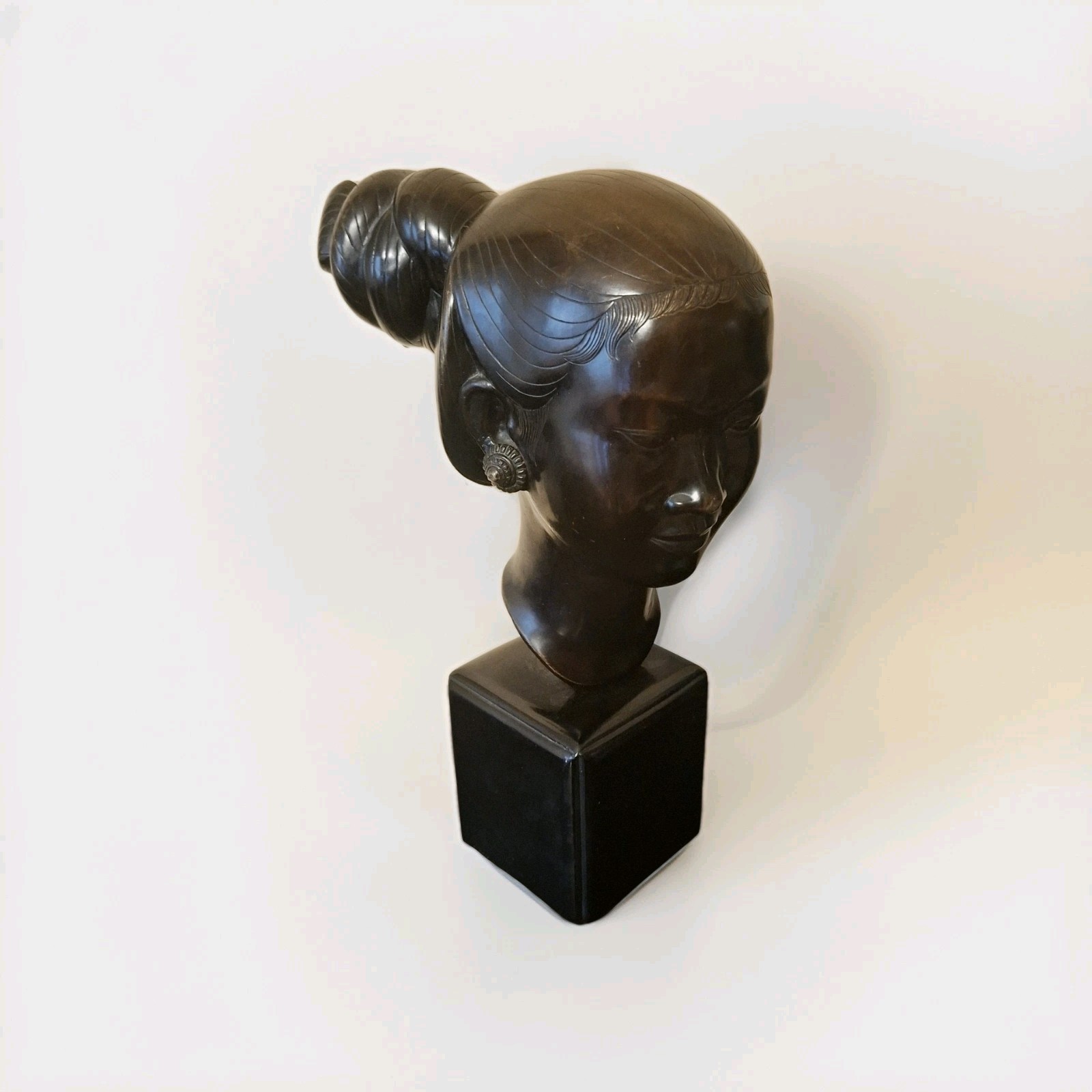 Vietnam Bien Hoa, Bronze by Nguyen Thanh Le, Signed, VGC Vietnam Bien Hoa, Bronze by Nguyen Thanh Le, Signed, VGC