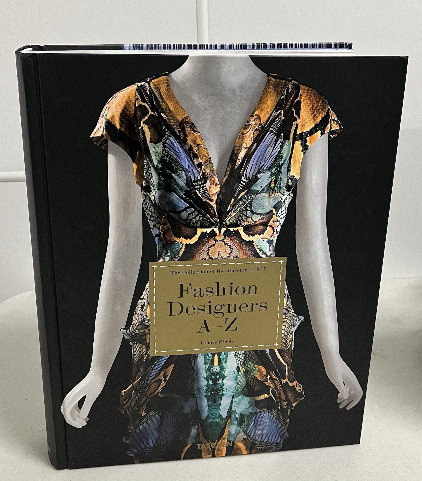 The Collection of the Museum at FIT Fashion Designers A-Z Taschen Very Good The Collection of the Museum at FIT Fashion Designers A-Z Taschen Very Good