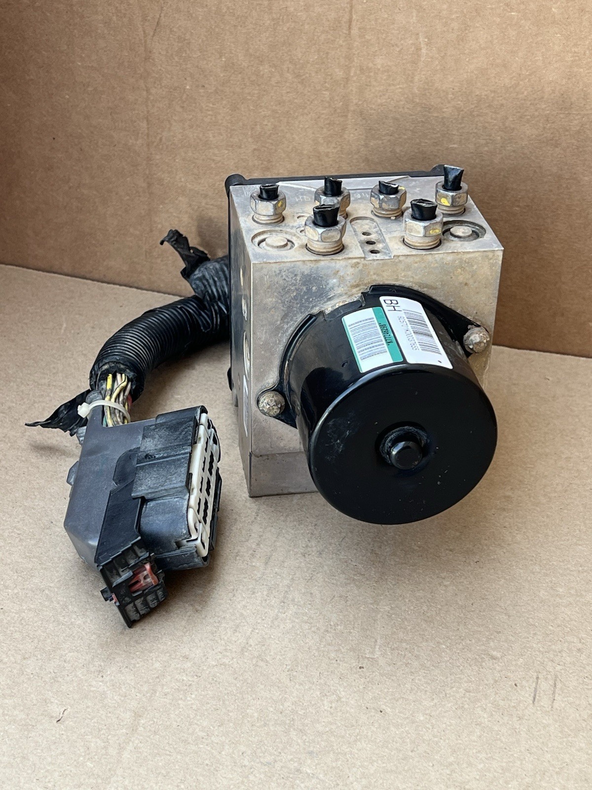 USED 2009 SIERRA 2500 JL4 ACTIVE BRAKE ANTI LOCK BRAKE UNIT ABS 25779780
