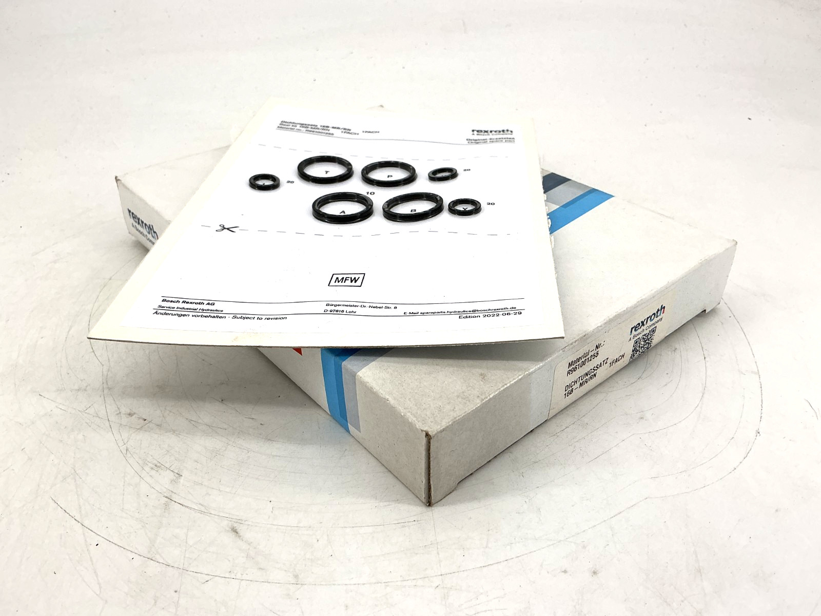 New Rexroth R961001255 Seal Kit 16B-MR/RN 1Fach New Rexroth R961001255 Seal Kit 16B-MR/RN 1Fach
